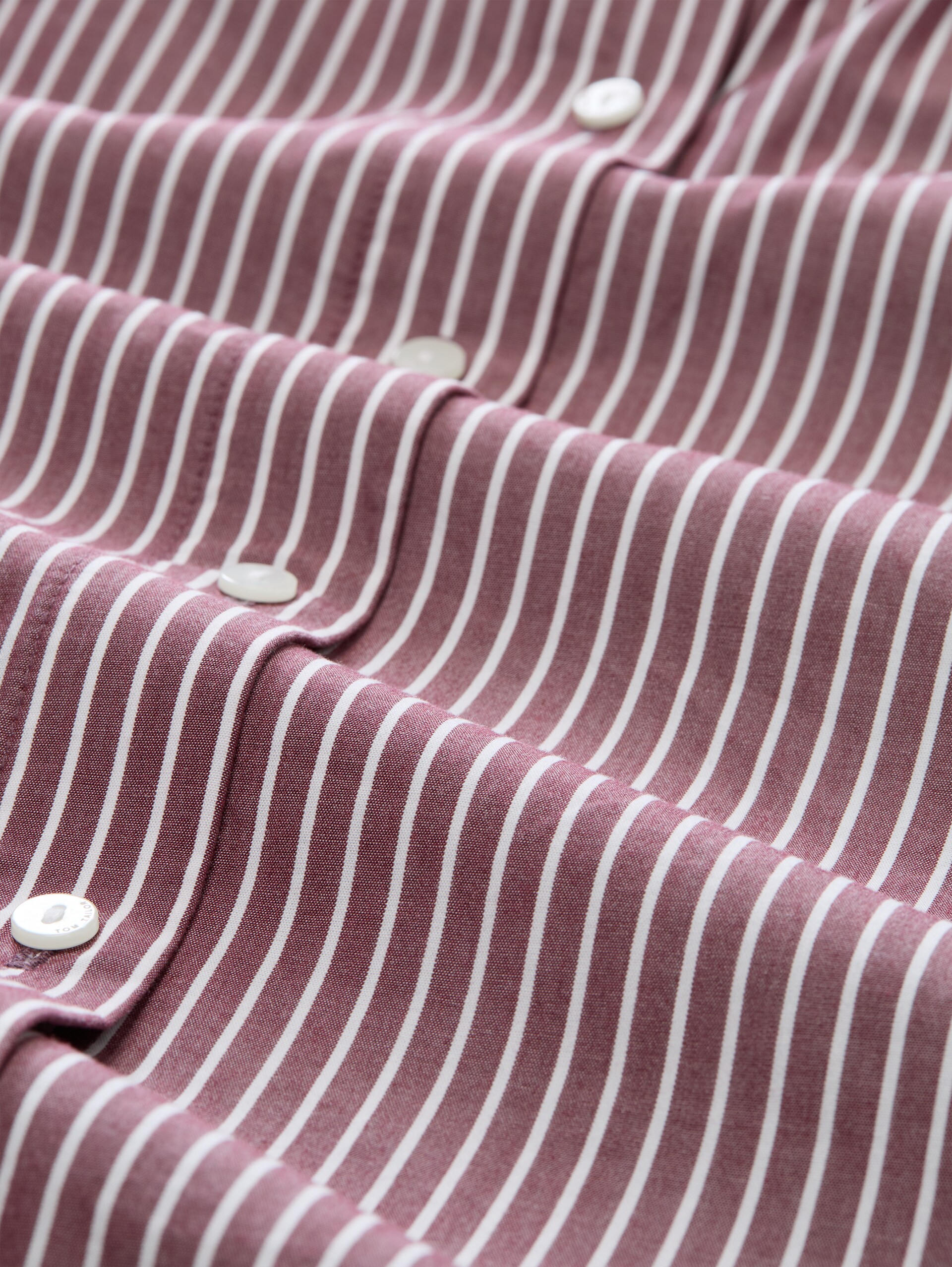 Loose Fit Popeline Hemdbluse - preppy plum white stripe - Material-Ansicht