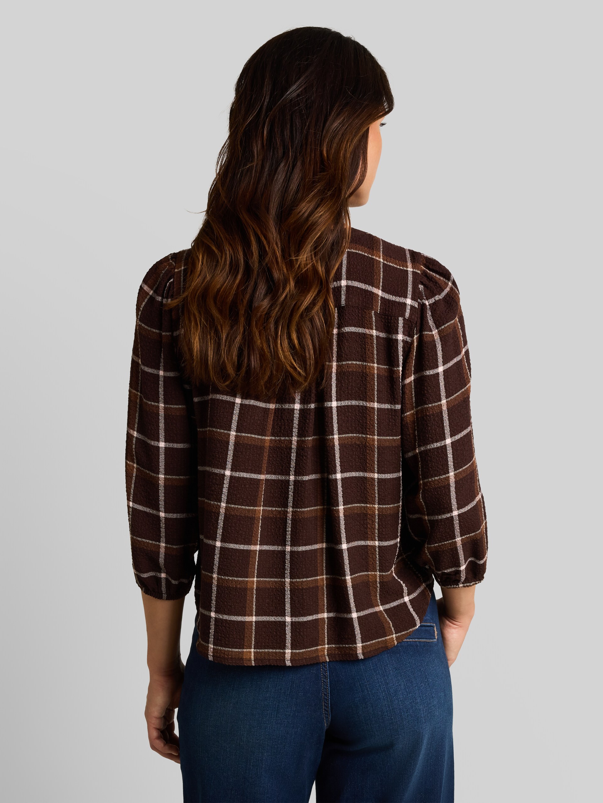 Chemisier en seersucker à carreaux - java dark brown check - Découpe Vue arrière du modèle