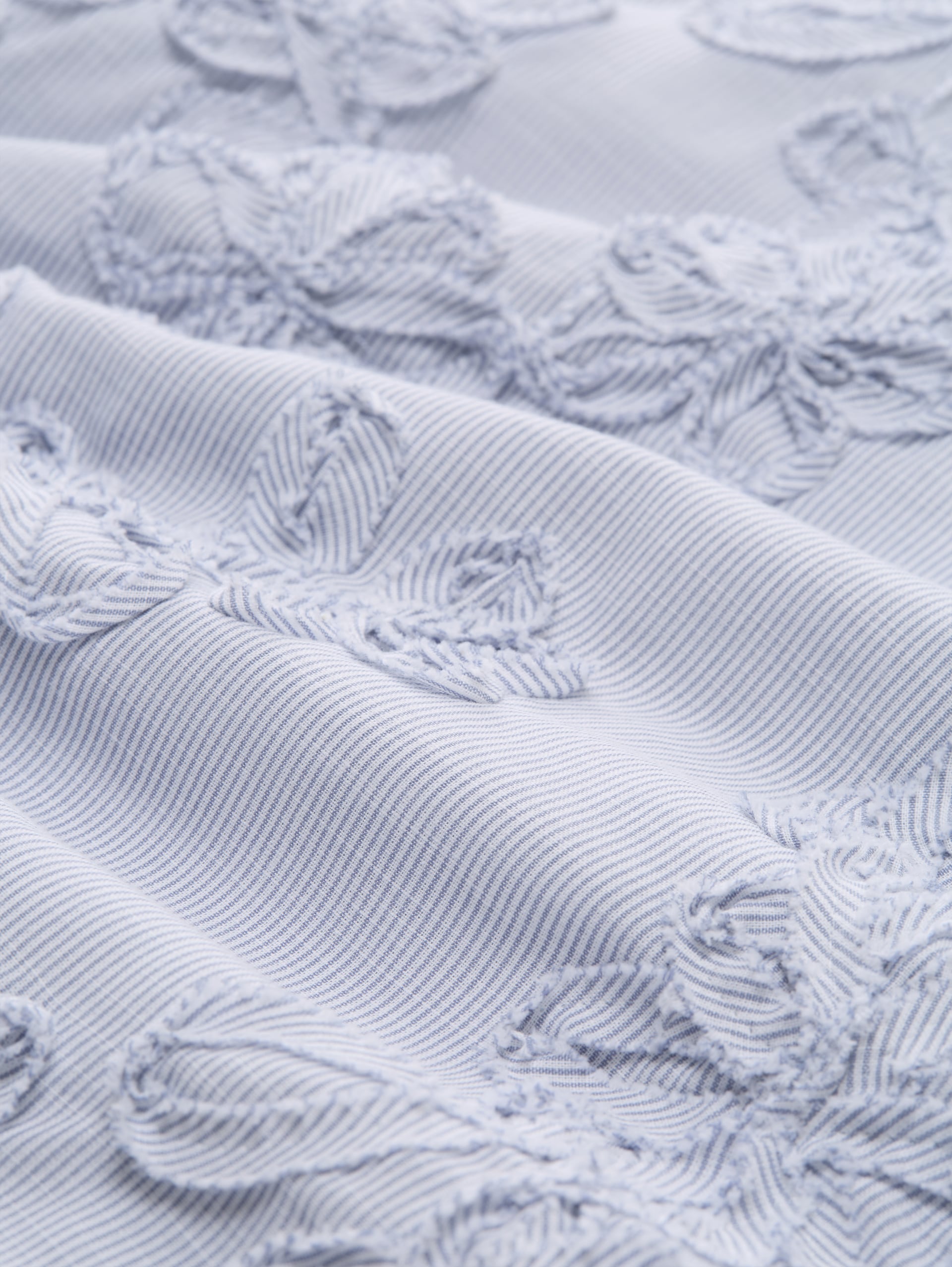 Bluse mit Blumen-Stickerei - blue white flower tape - Material-Ansicht