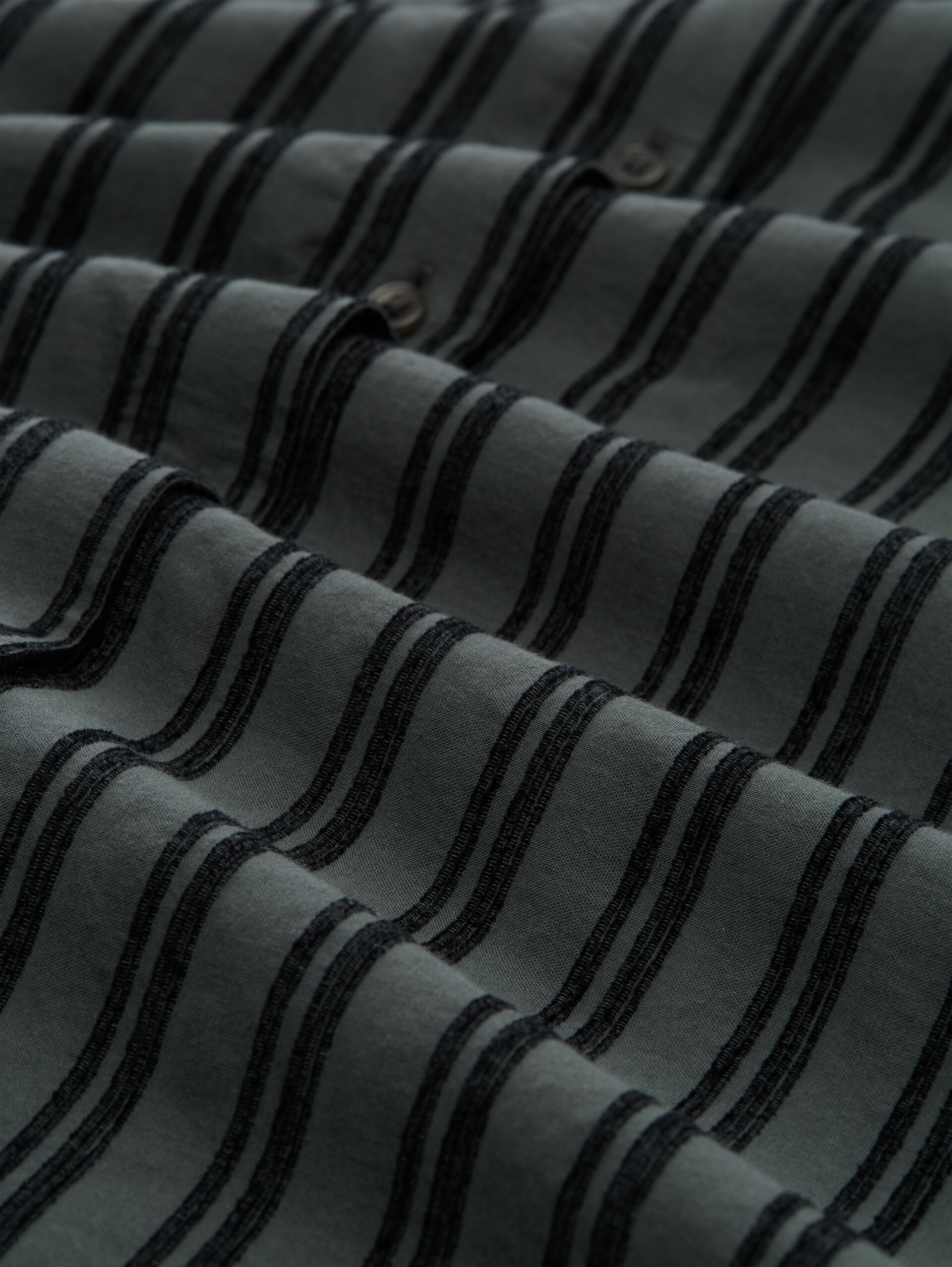 Chemisier ample à rayures - green tonal stripe - Vue de la matière