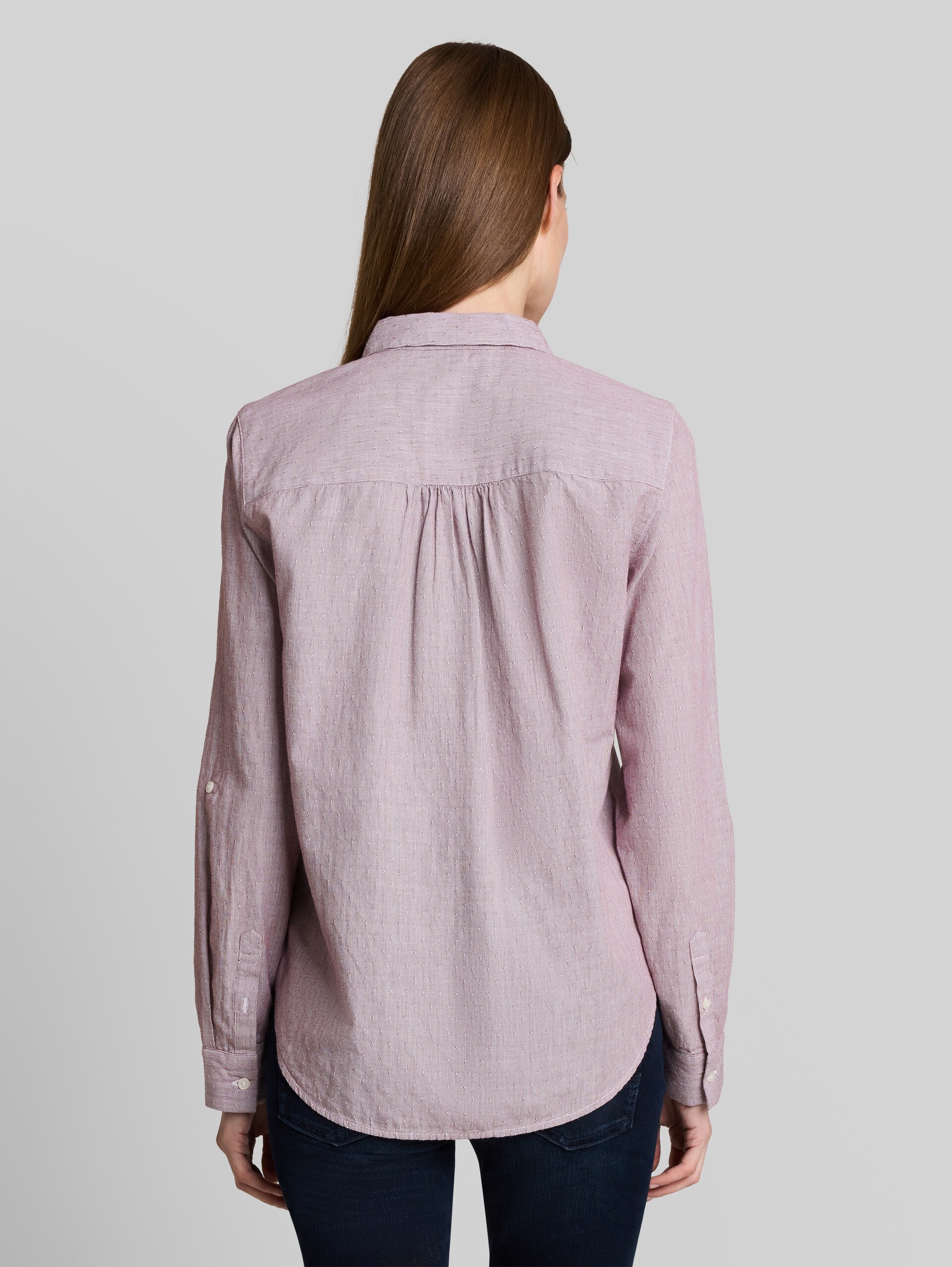 Overhemdblouse met omgeslagen boorden - preppy plum dobby - Neklijn model-achteraanzicht