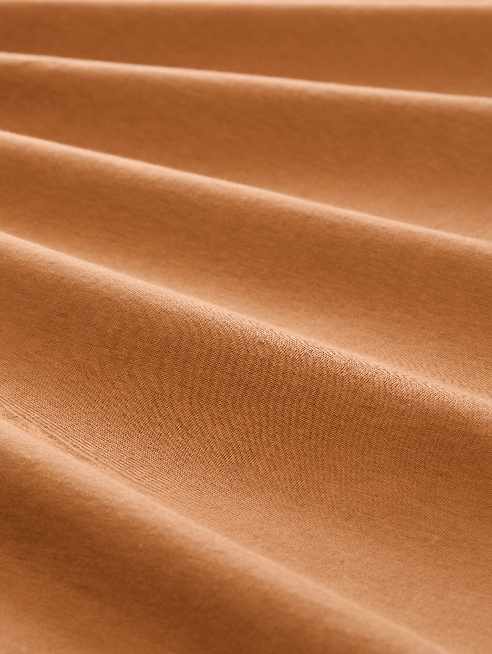 Basic Langarmshirt aus Baumwolle - bright camel brown - Material-Ansicht