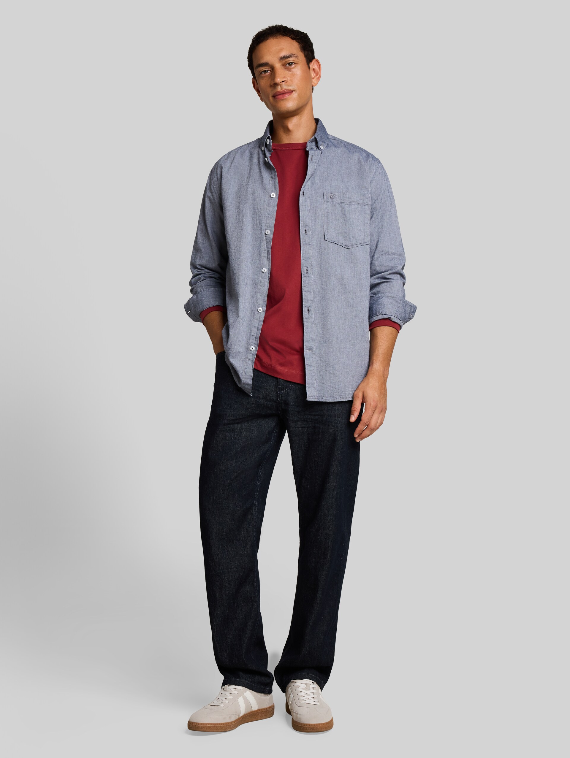 Basic katoenen shirt met lange mouwen - pear red - Model vooraanzicht