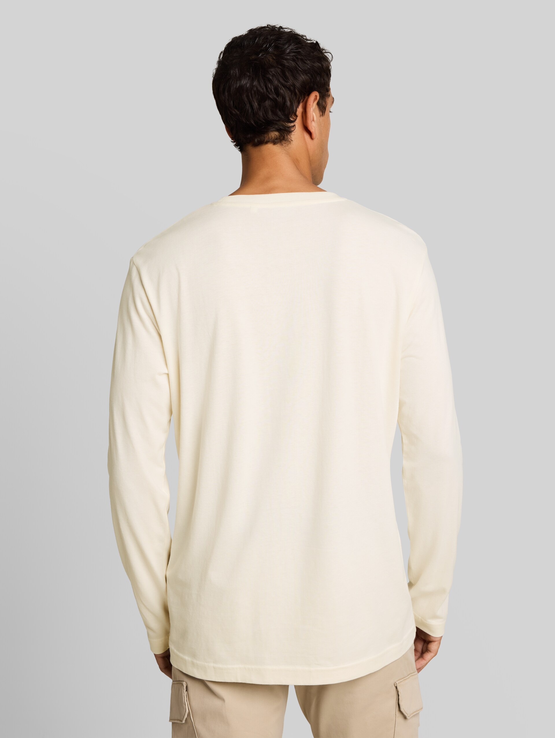 Langarmshirt mit Logo-Print - Gardenia White - Auschnitt Model-Rückansicht