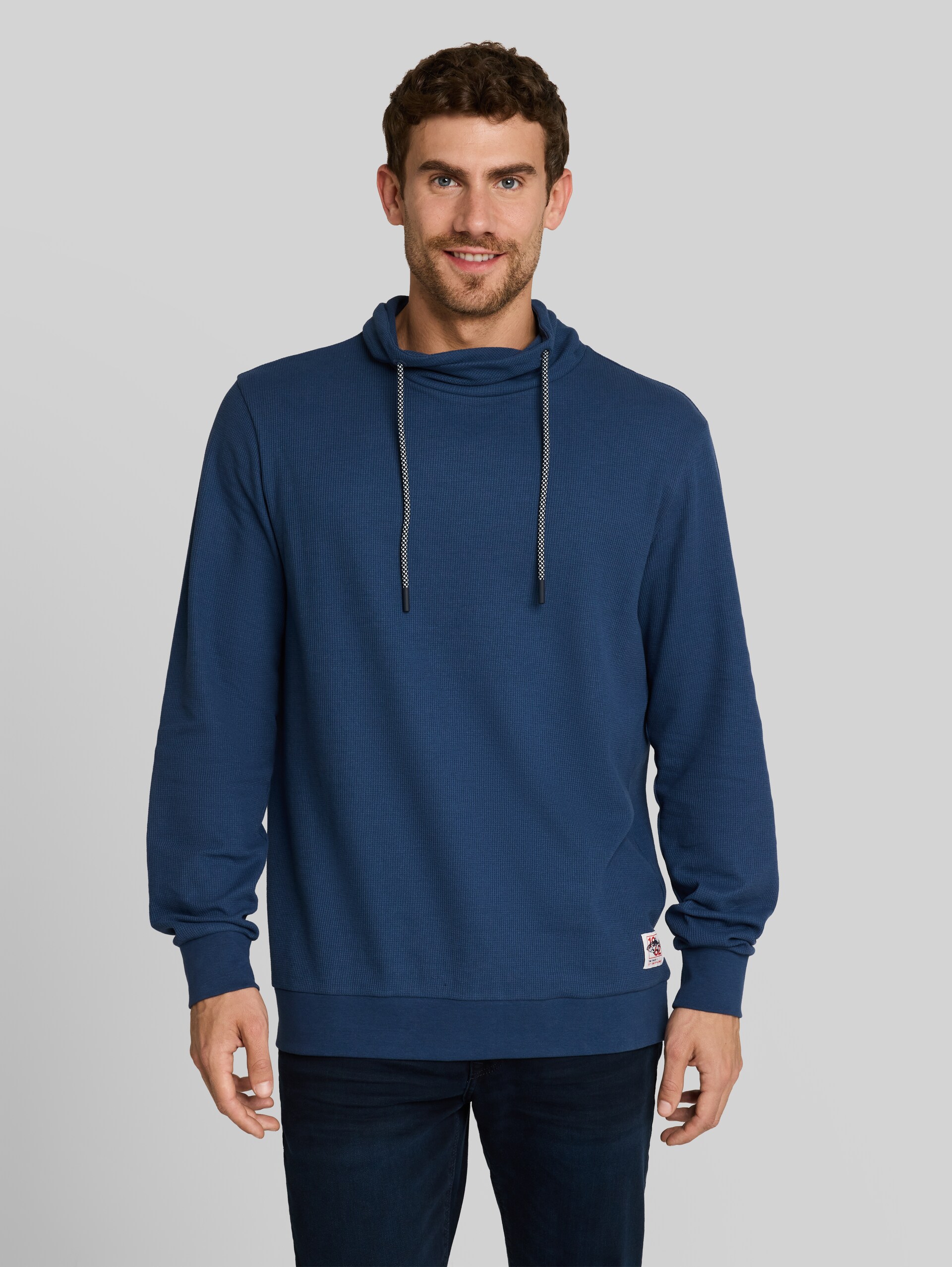Snood Langarmshirt mit Waffelstruktur - Dark Duck Blue - Ausschnitt Model-Vorderansicht