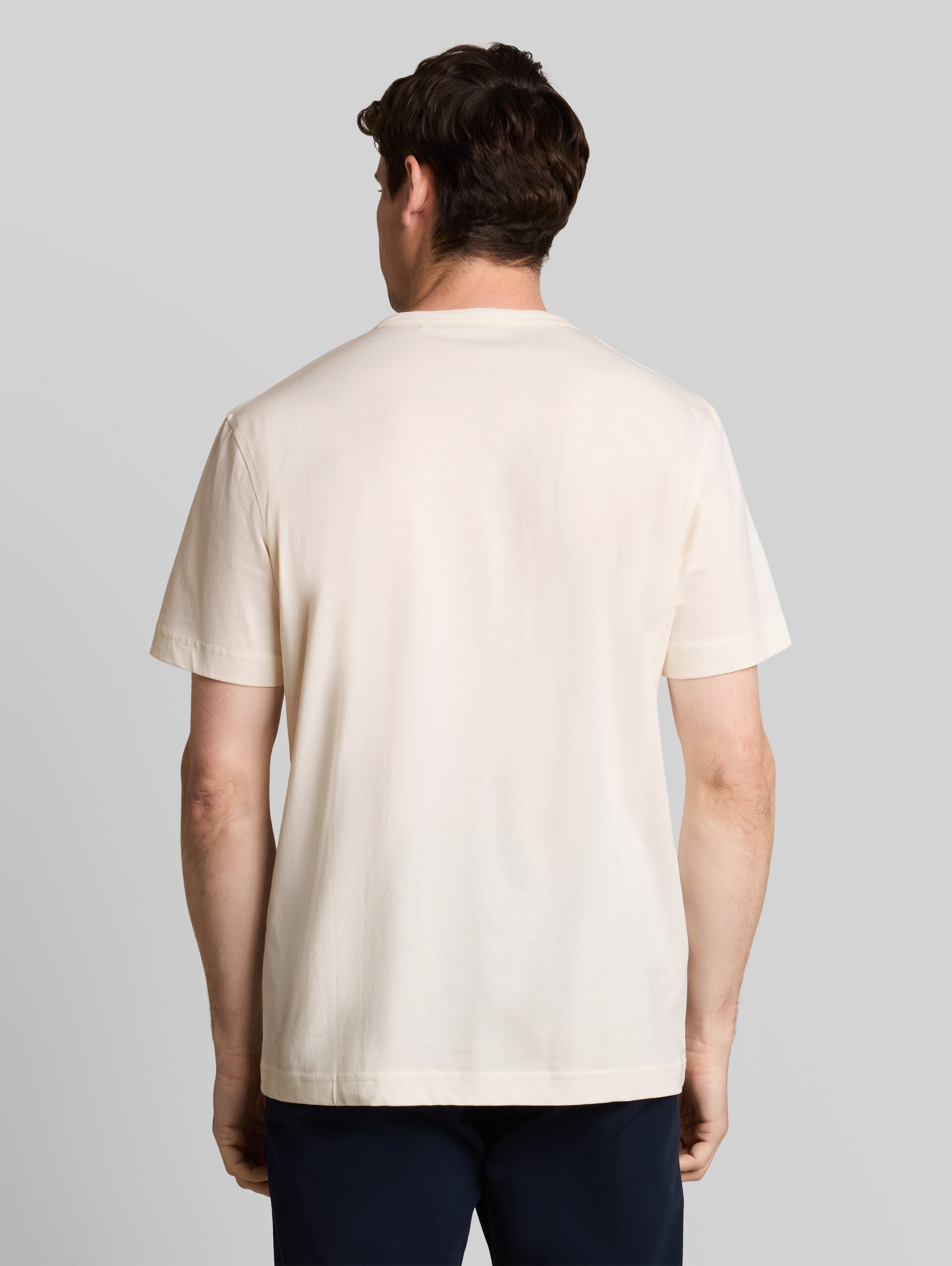 T-Shirt mit Print - Gardenia White - Auschnitt Model-Rückansicht