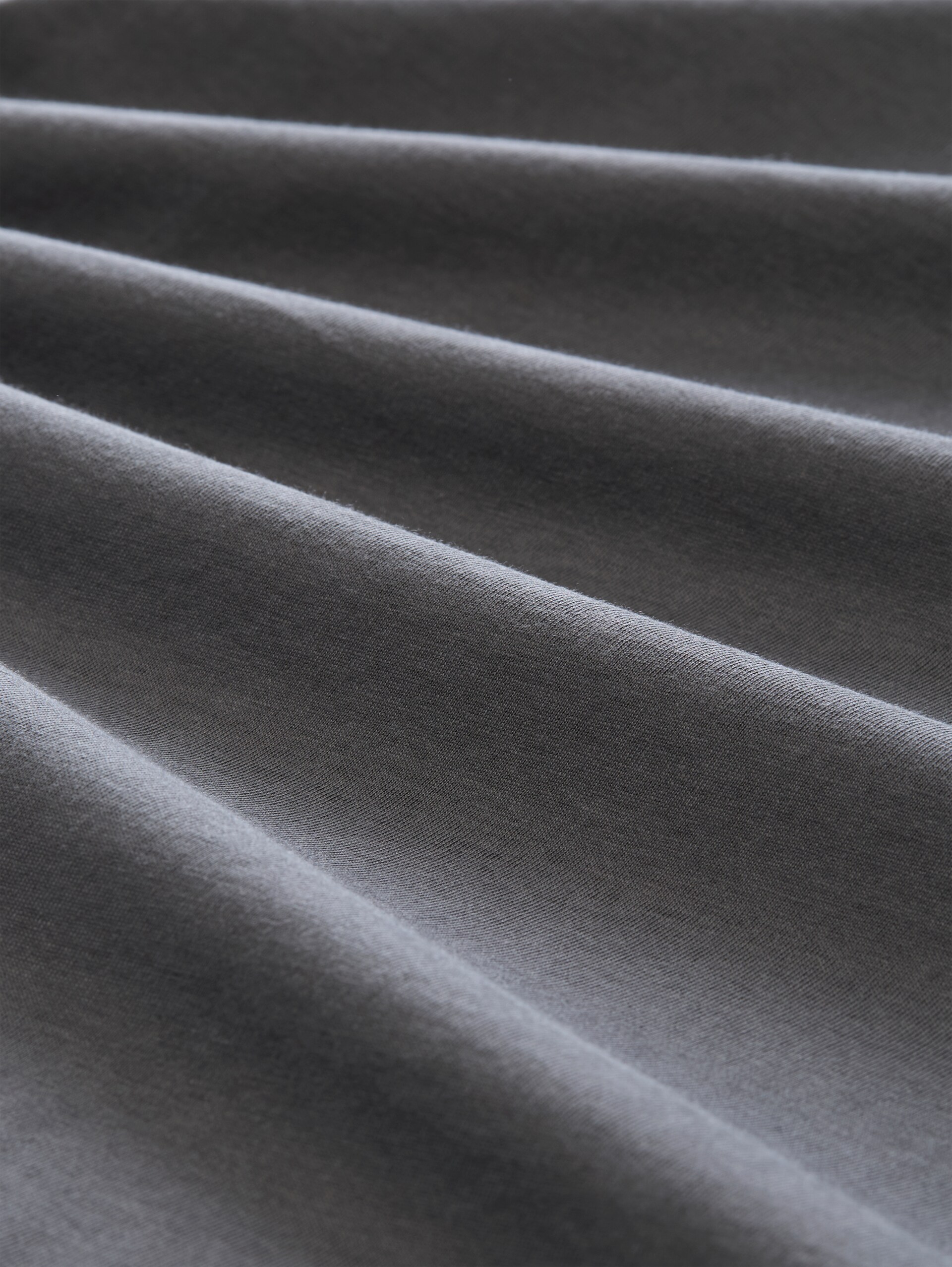 T-Shirt mit Print - Tarmac Grey - Material-Ansicht