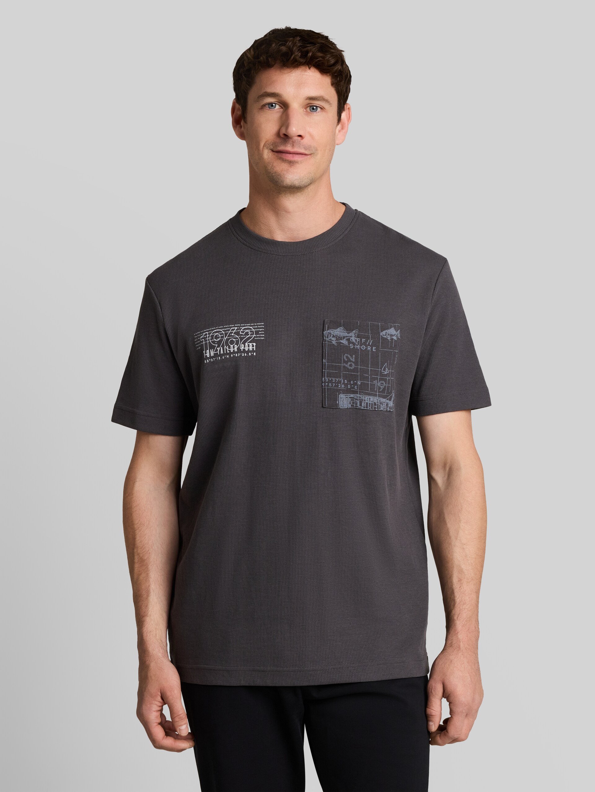 T-shirt met wafelstructuur - Tarmac Grey - Nek model vooraanzicht