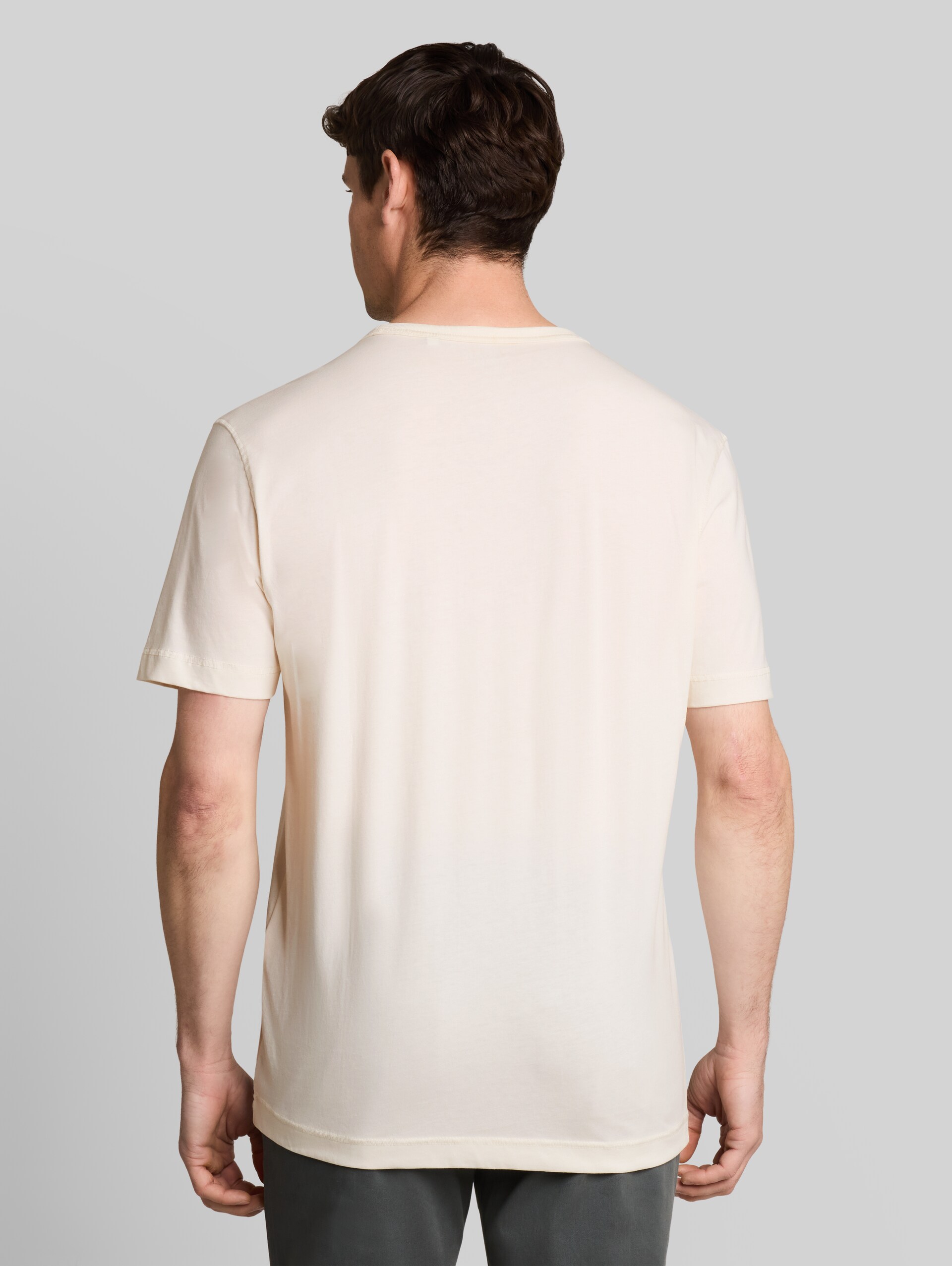 T-Shirt mit Fotoprint - Gardenia White - Auschnitt Model-Rückansicht