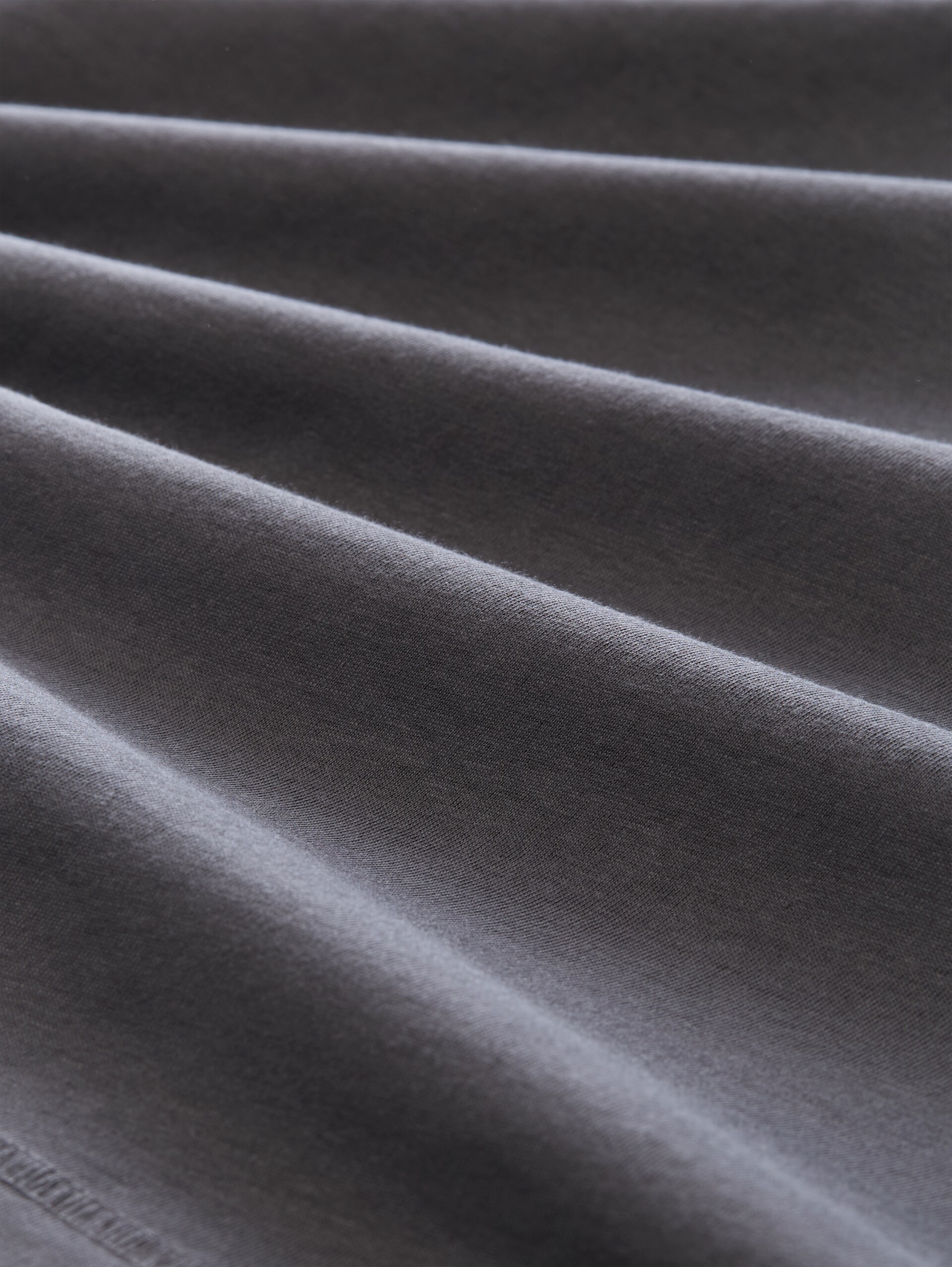 T-Shirt mit Fotoprint - Tarmac Grey - Material-Ansicht