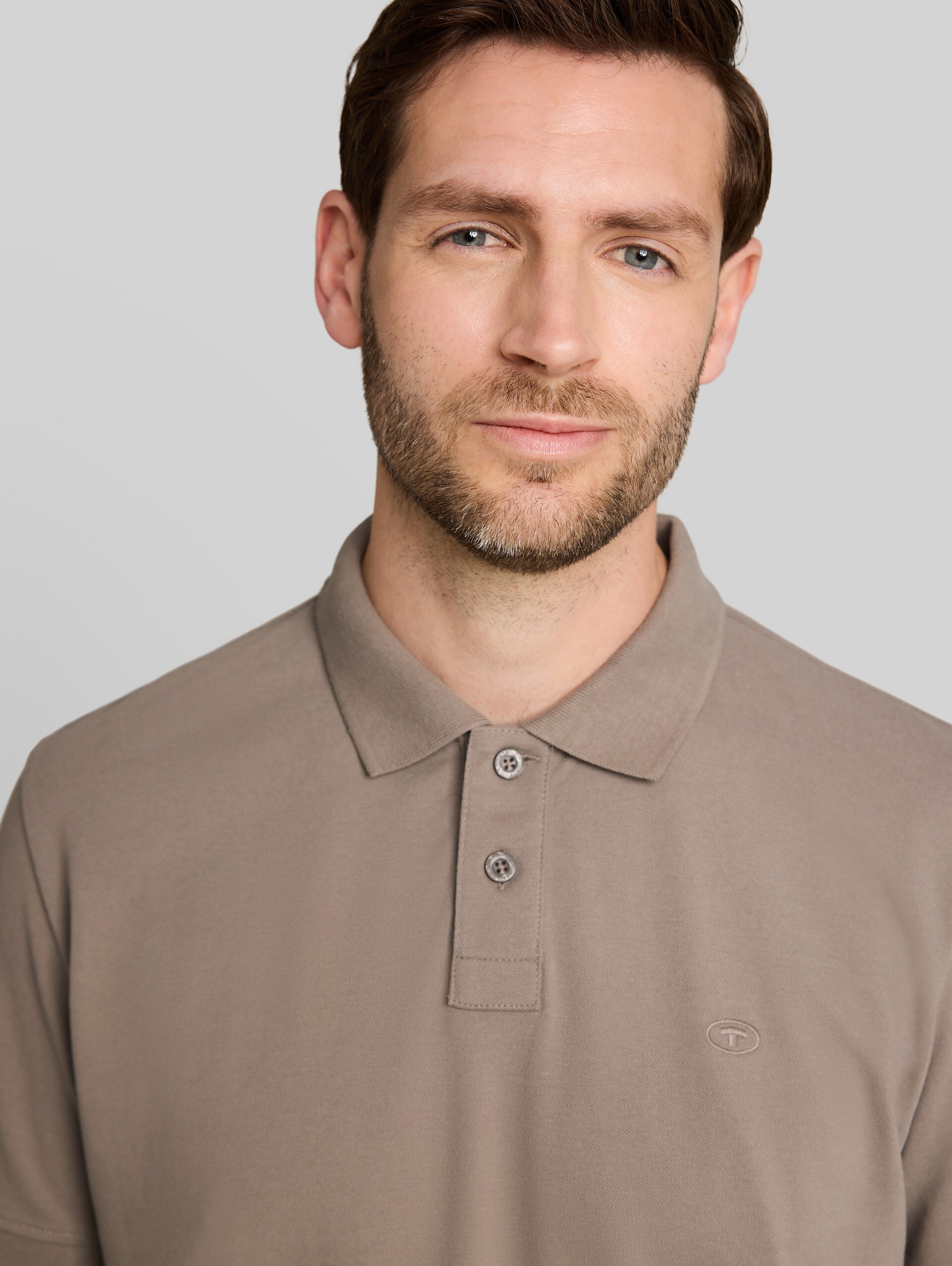 Piqué poloshirt met geborduurd logo - Driftwood Taupe