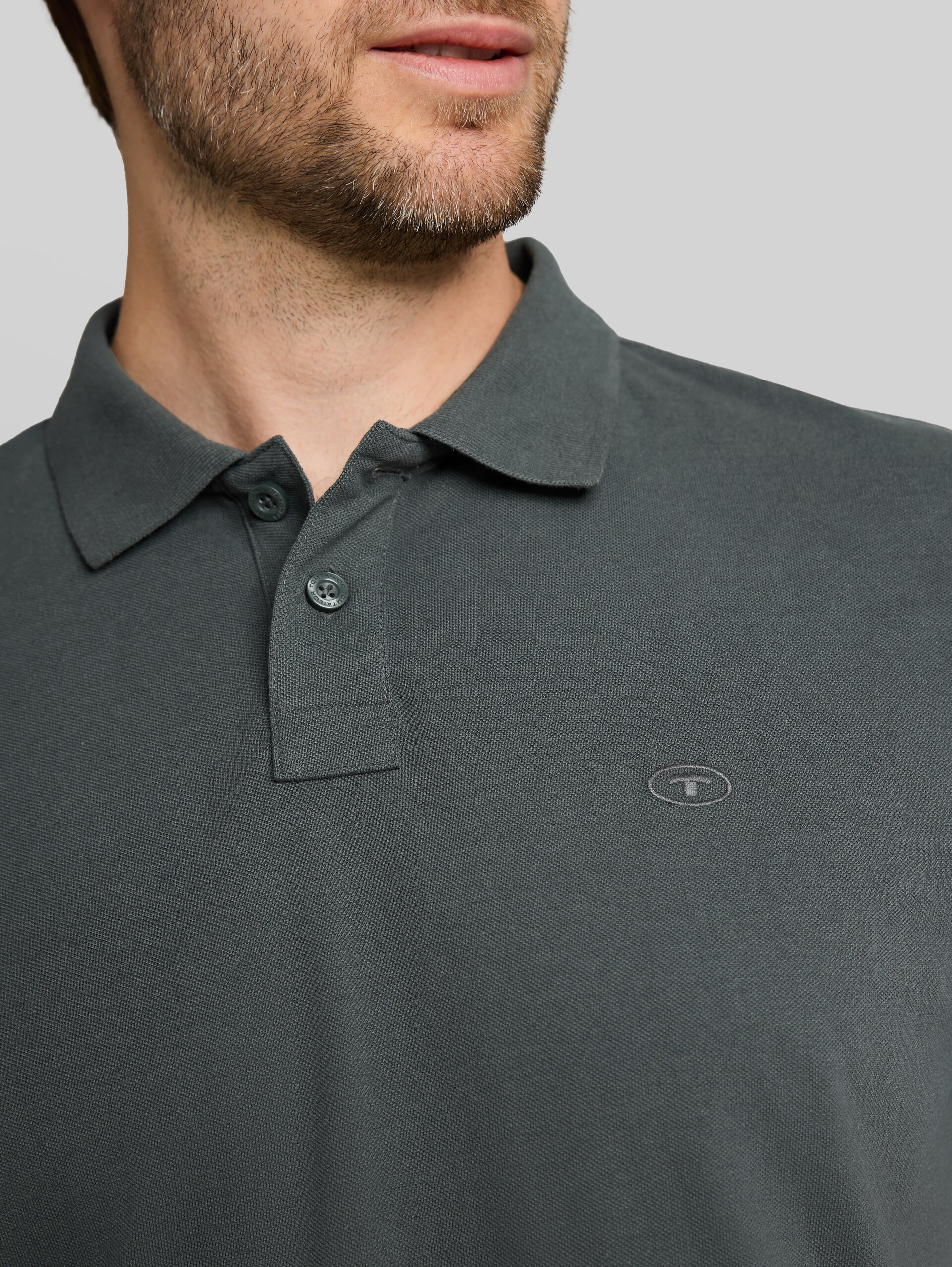 Piqué Poloshirt mit Logo-Stickerei - Darkest Olive