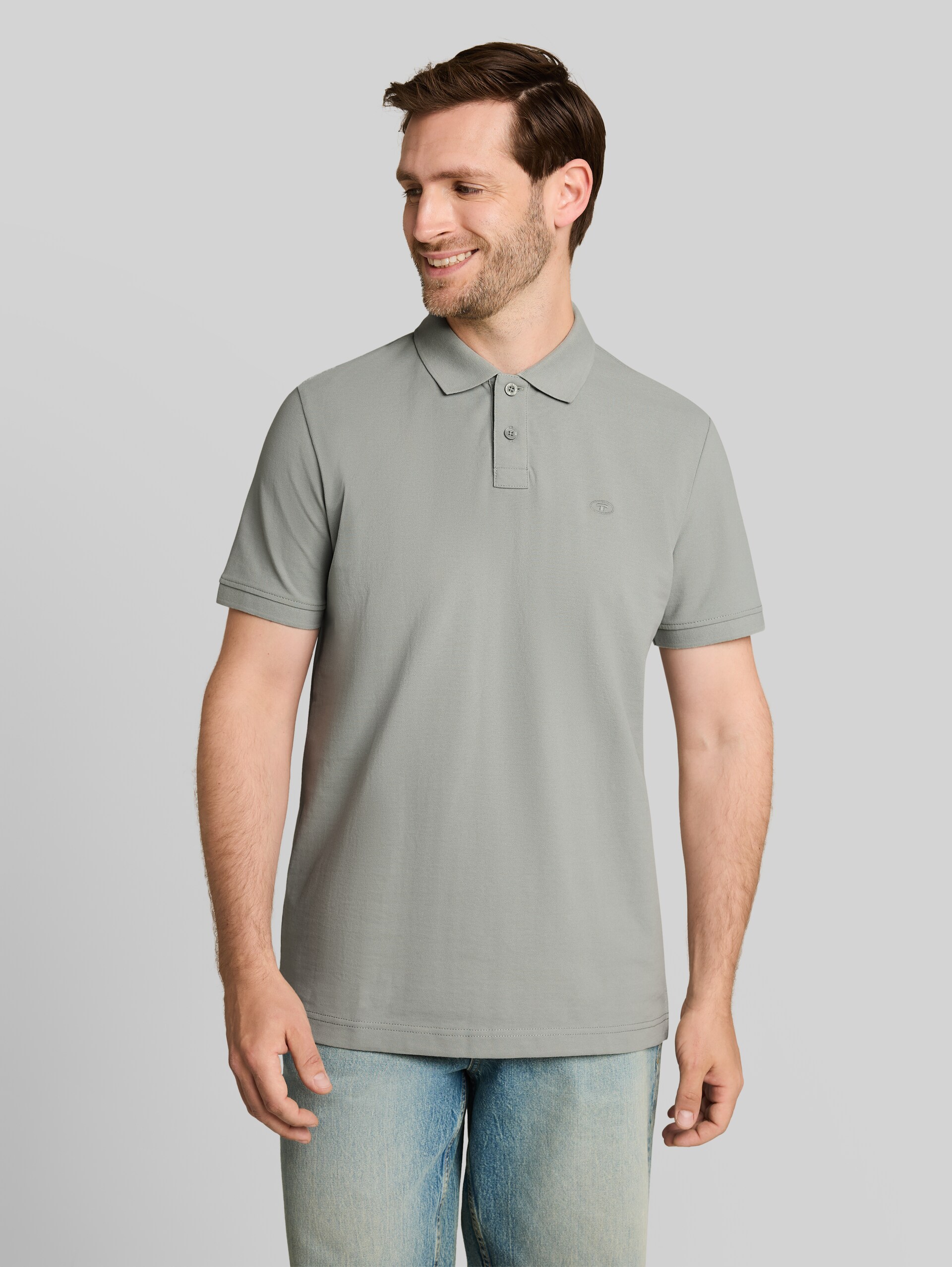 Piqué Poloshirt mit Logo-Stickerei - iron mint
