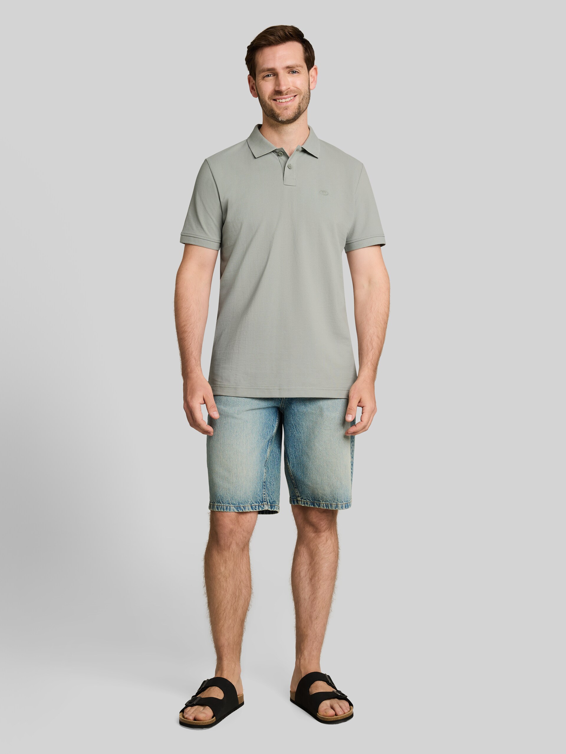 Piqué Poloshirt mit Logo-Stickerei - iron mint