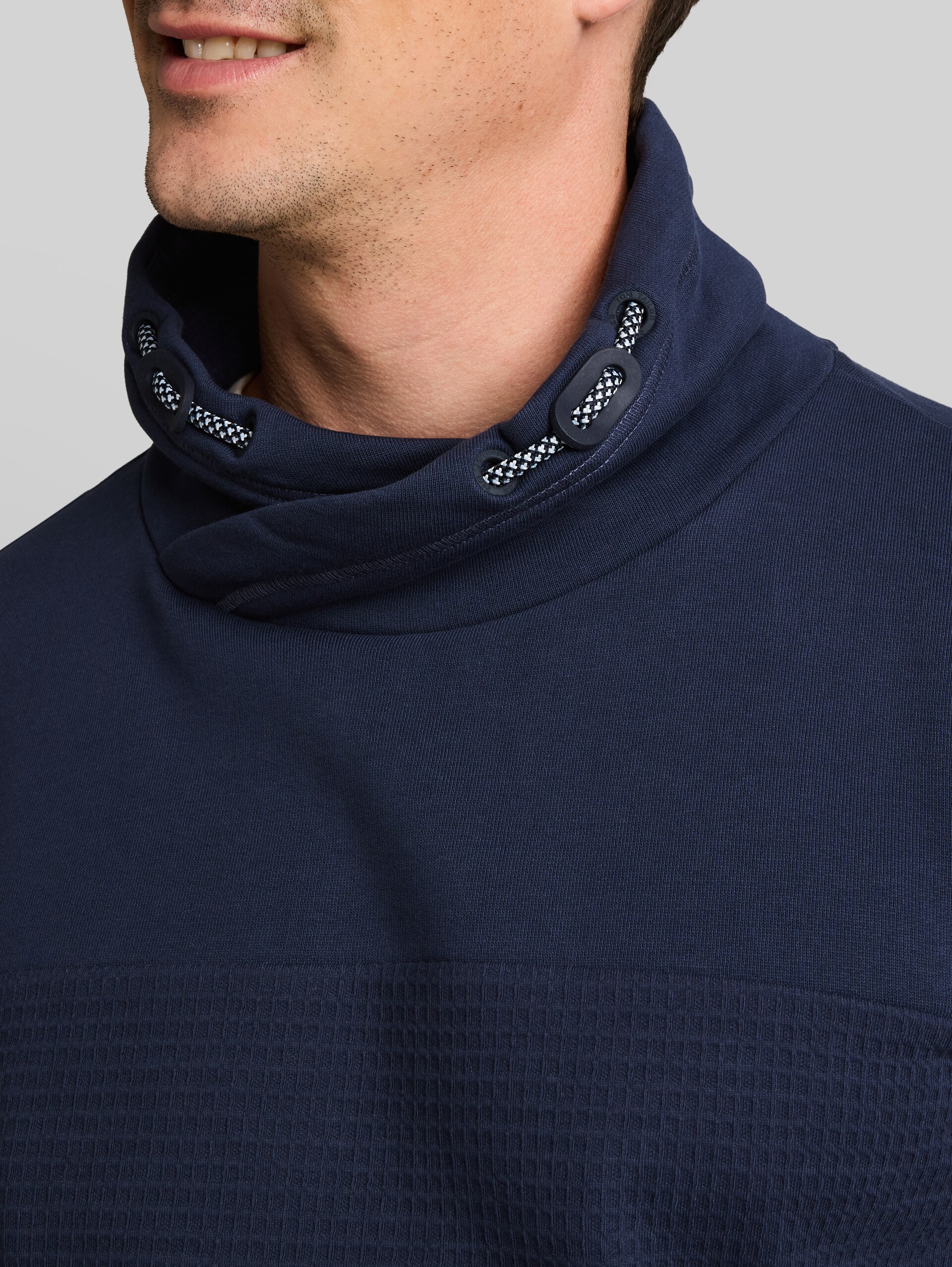 Snood-sweatshirt van katoen - Indigo Ink Blue - Detailaanzicht model