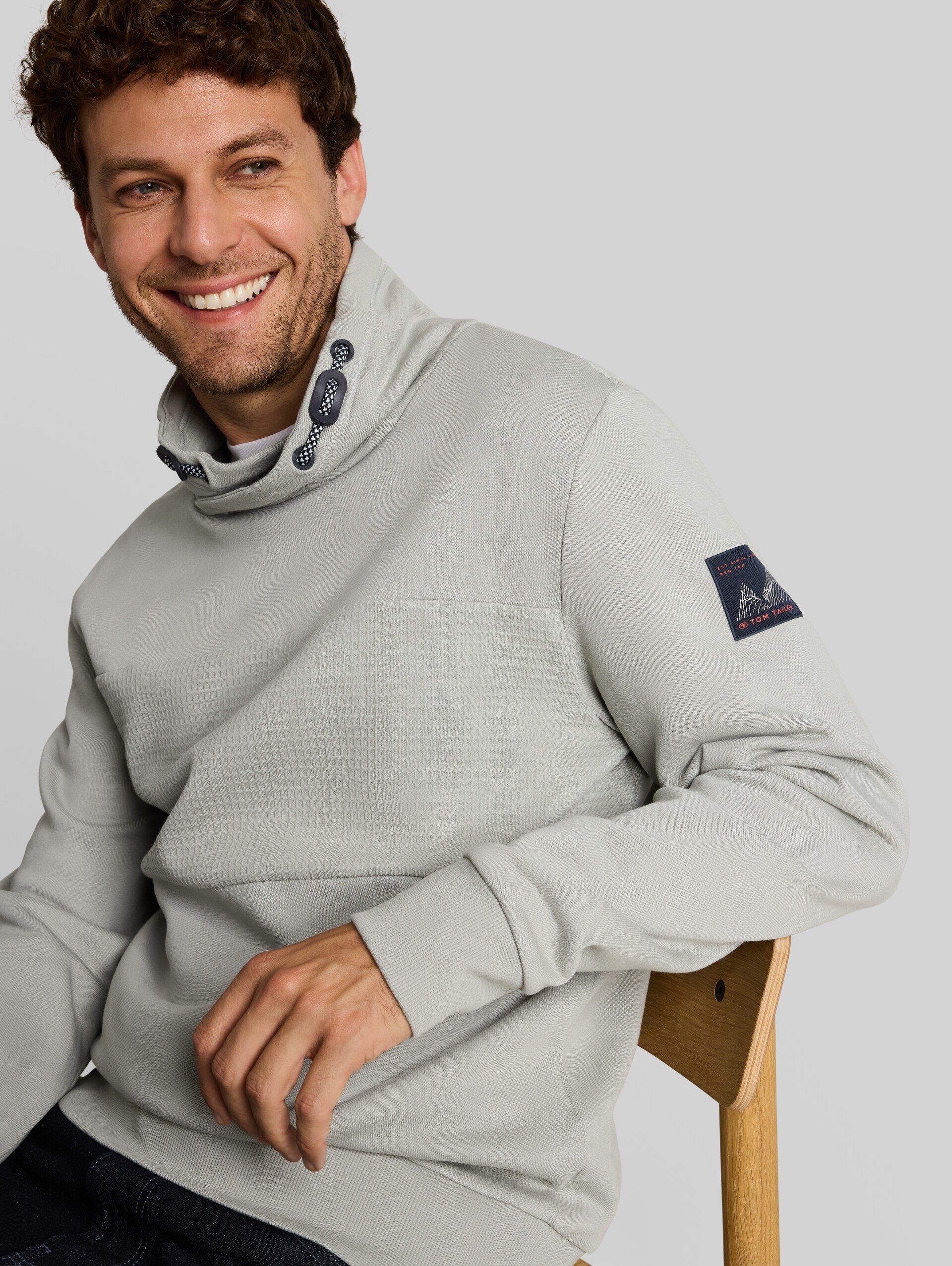 Snood-sweatshirt van katoen - iron mint - Detailaanzicht model