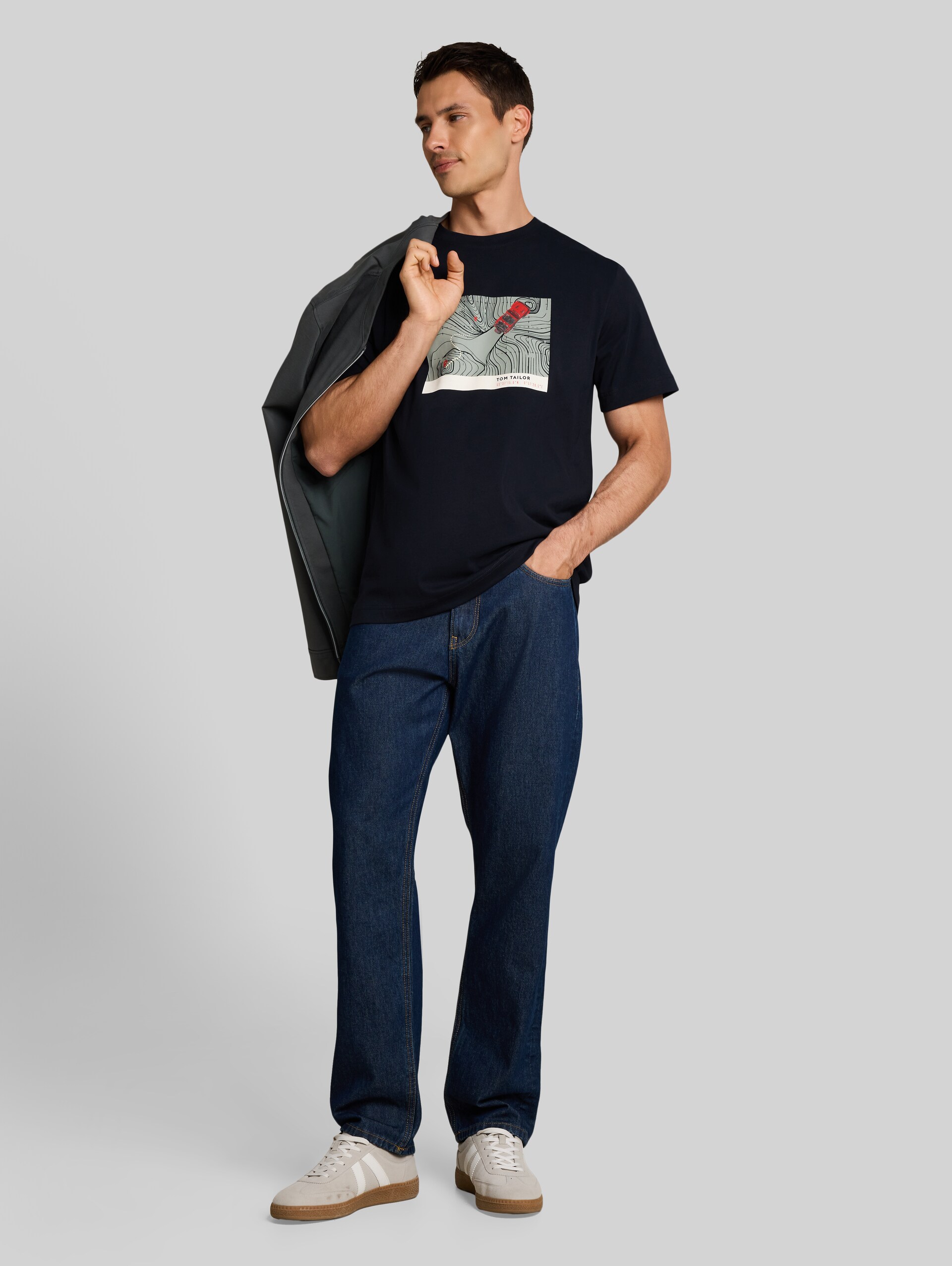T-Shirt mit Print - sky captain blue - Model-Vorderansicht