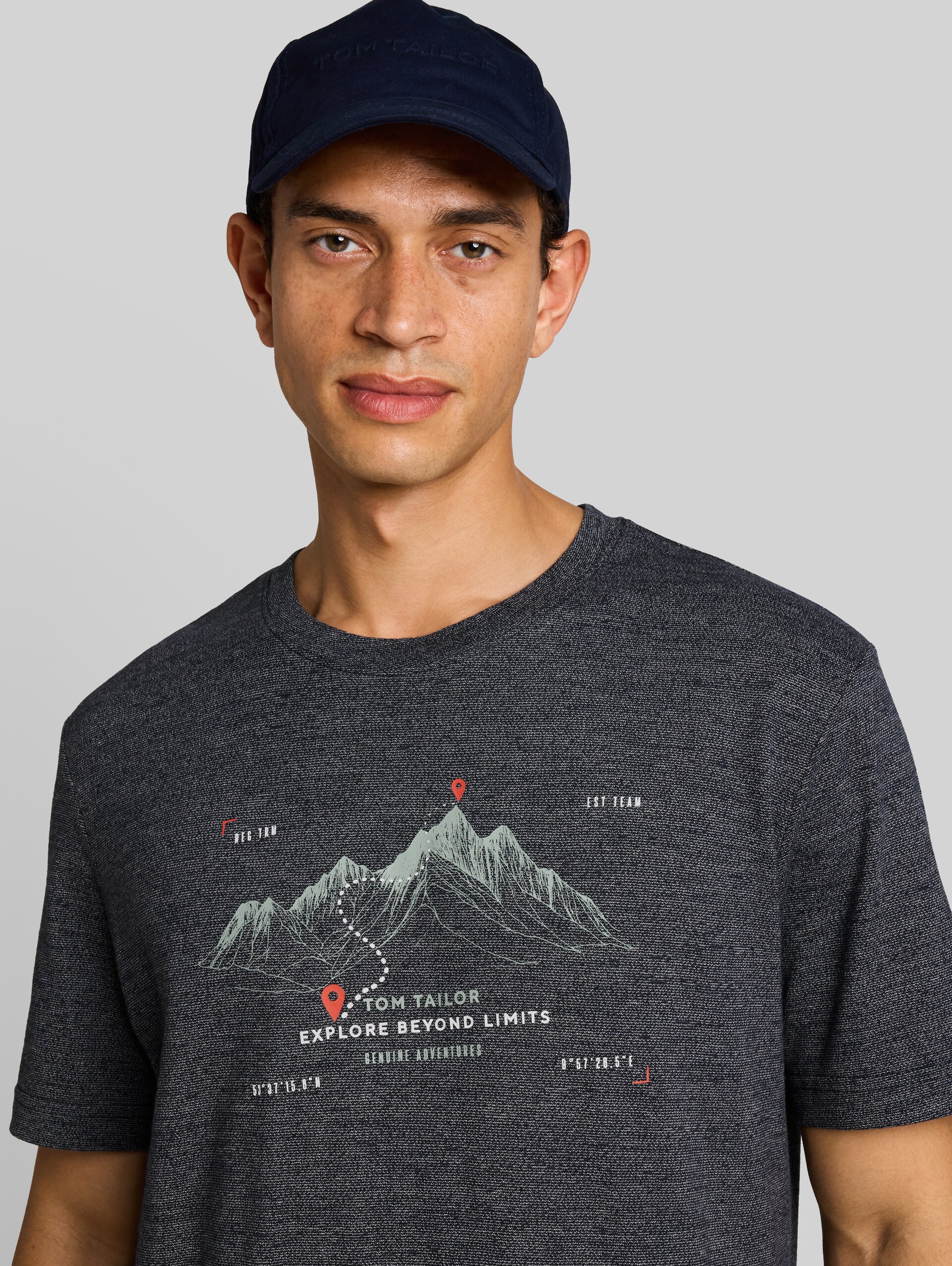 T-shirt met print - navy gardenia white injected - Detailaanzicht model
