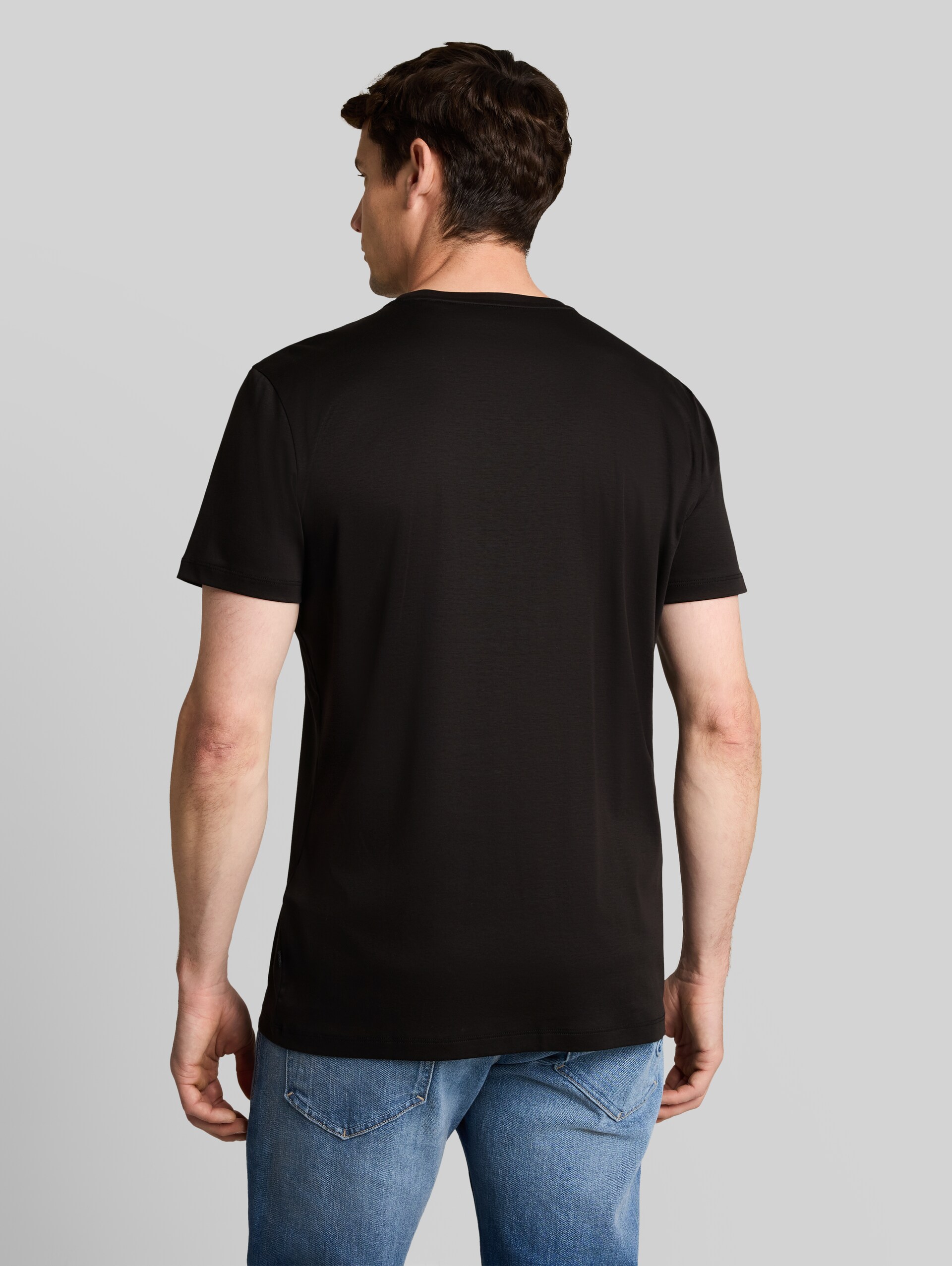 T-shirt in effen kleuren - Black - Neklijn model-achteraanzicht