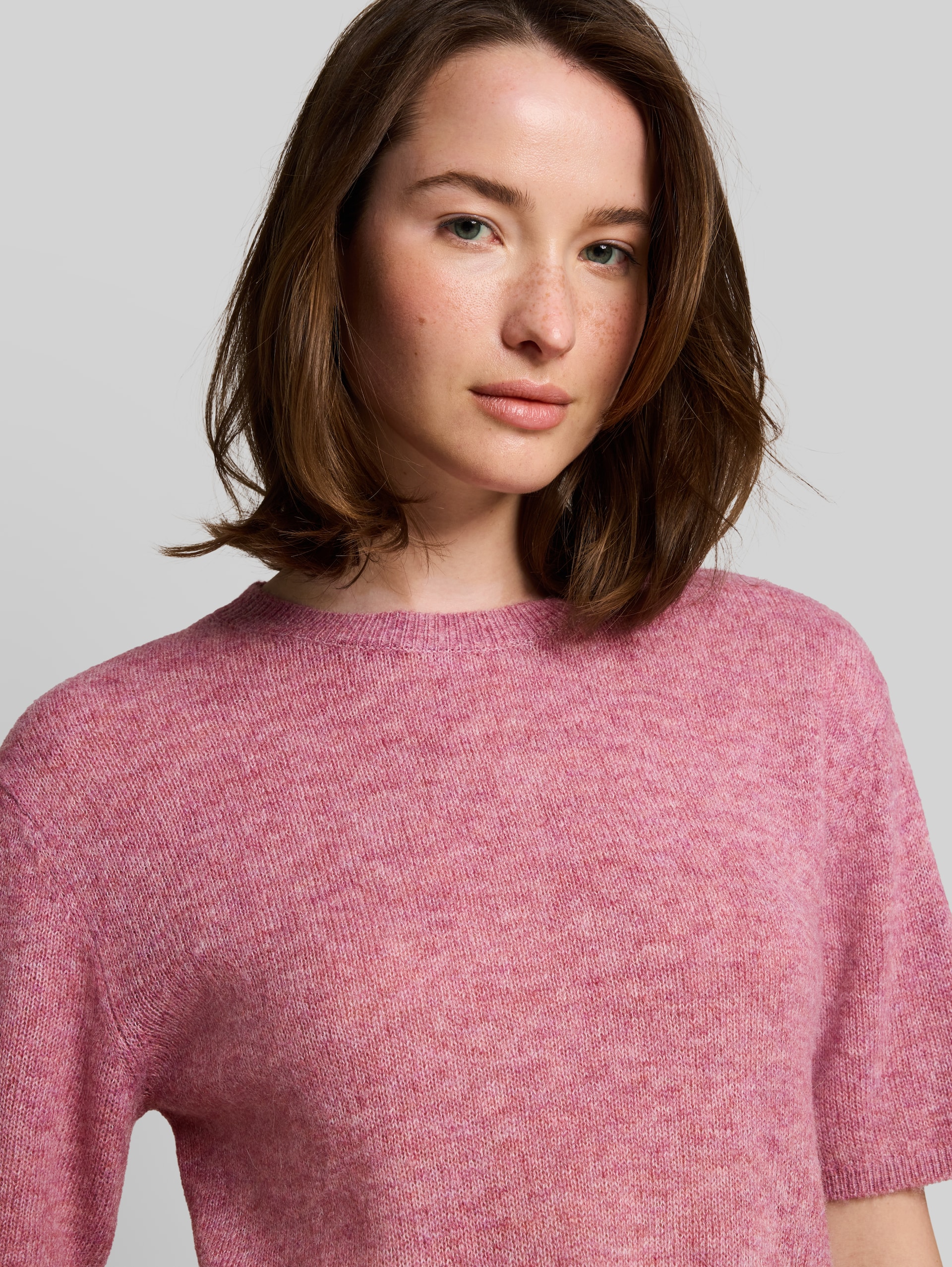 Lightweight Strickpullover mit Alpaka-Anteil - dusty berry melange - Detail-Model-Ansicht