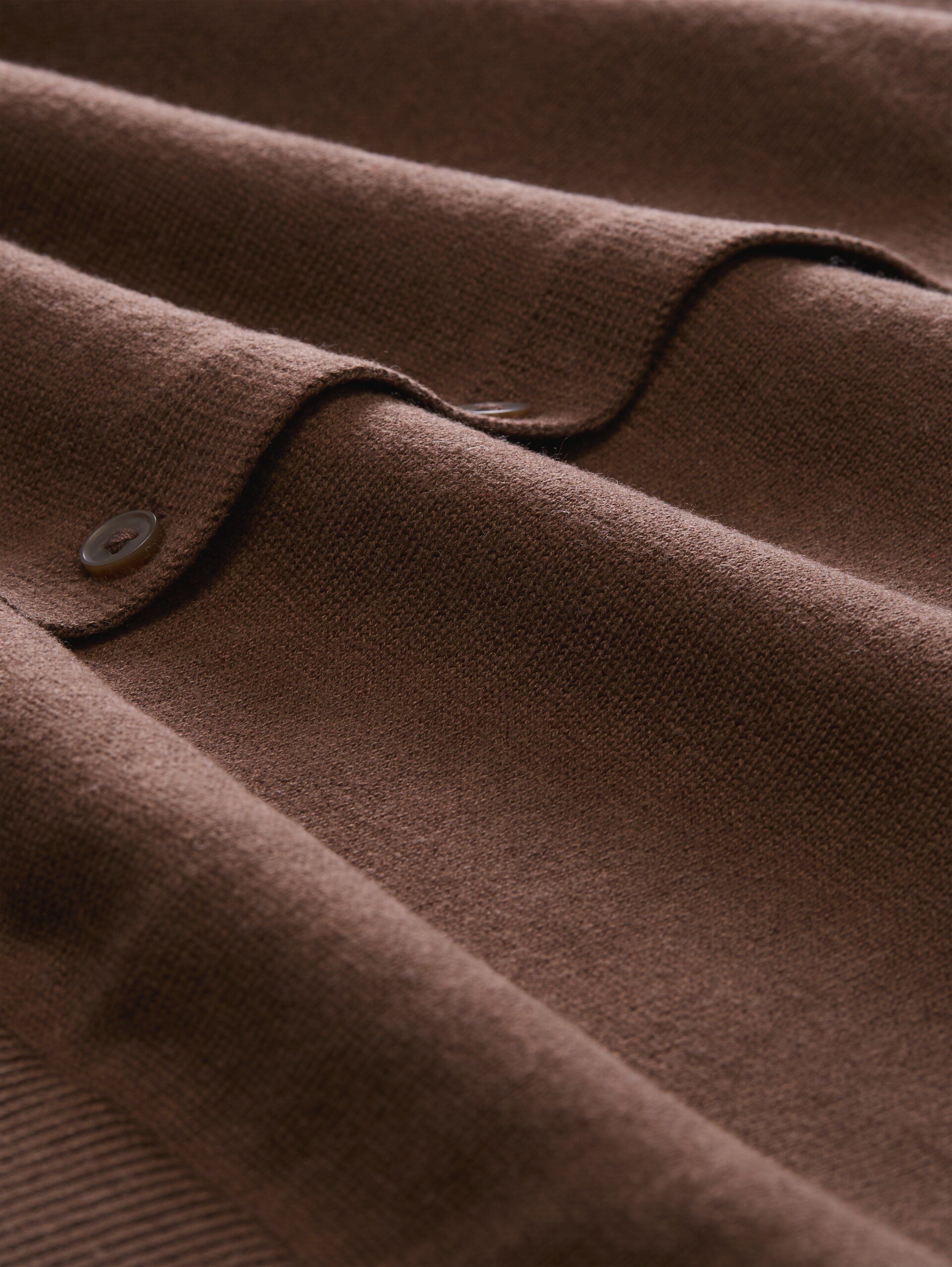 Cardigan mit Rundhalsausschnitt - cool dark brown - Material-Ansicht
