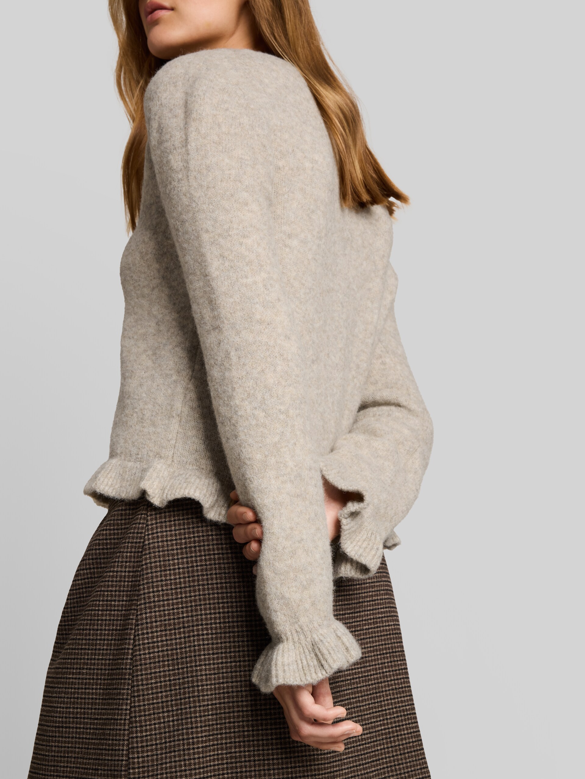 Cardigan douillet à volants - mink beige melange - Vue détaillée du modèle