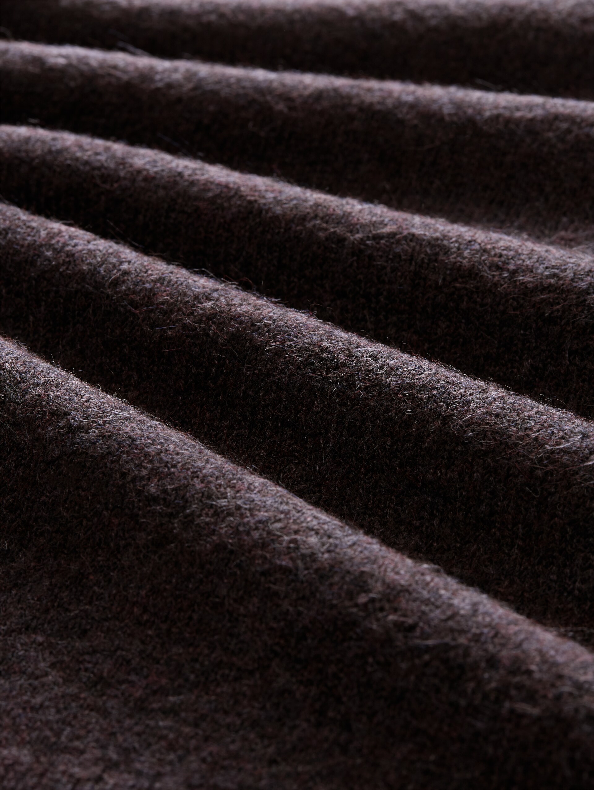 Cosy Strickpullover mit Stehkragen - dark plum melange - Material-Ansicht