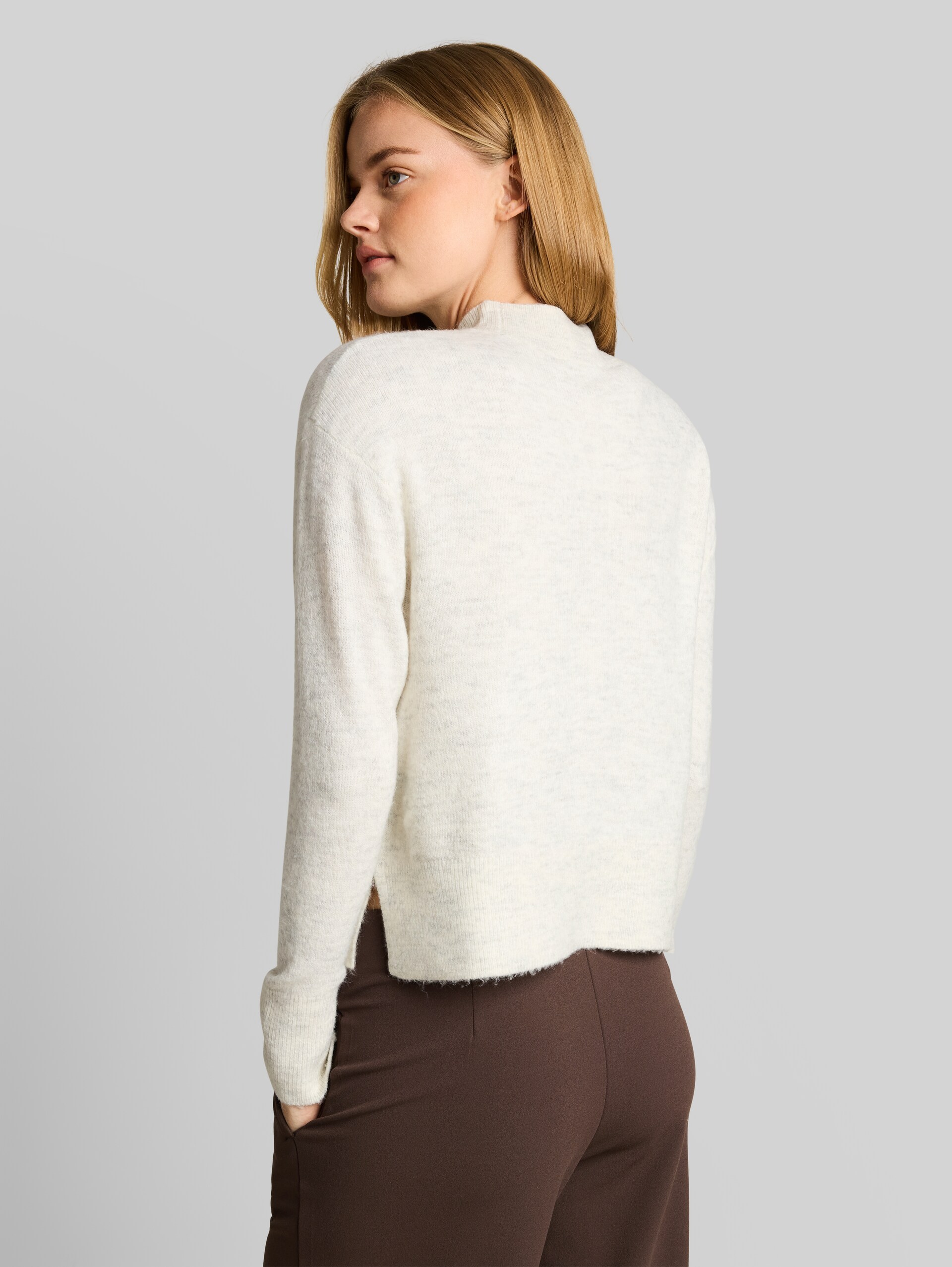 Cosy Strickpullover mit Stehkragen - light creme melange