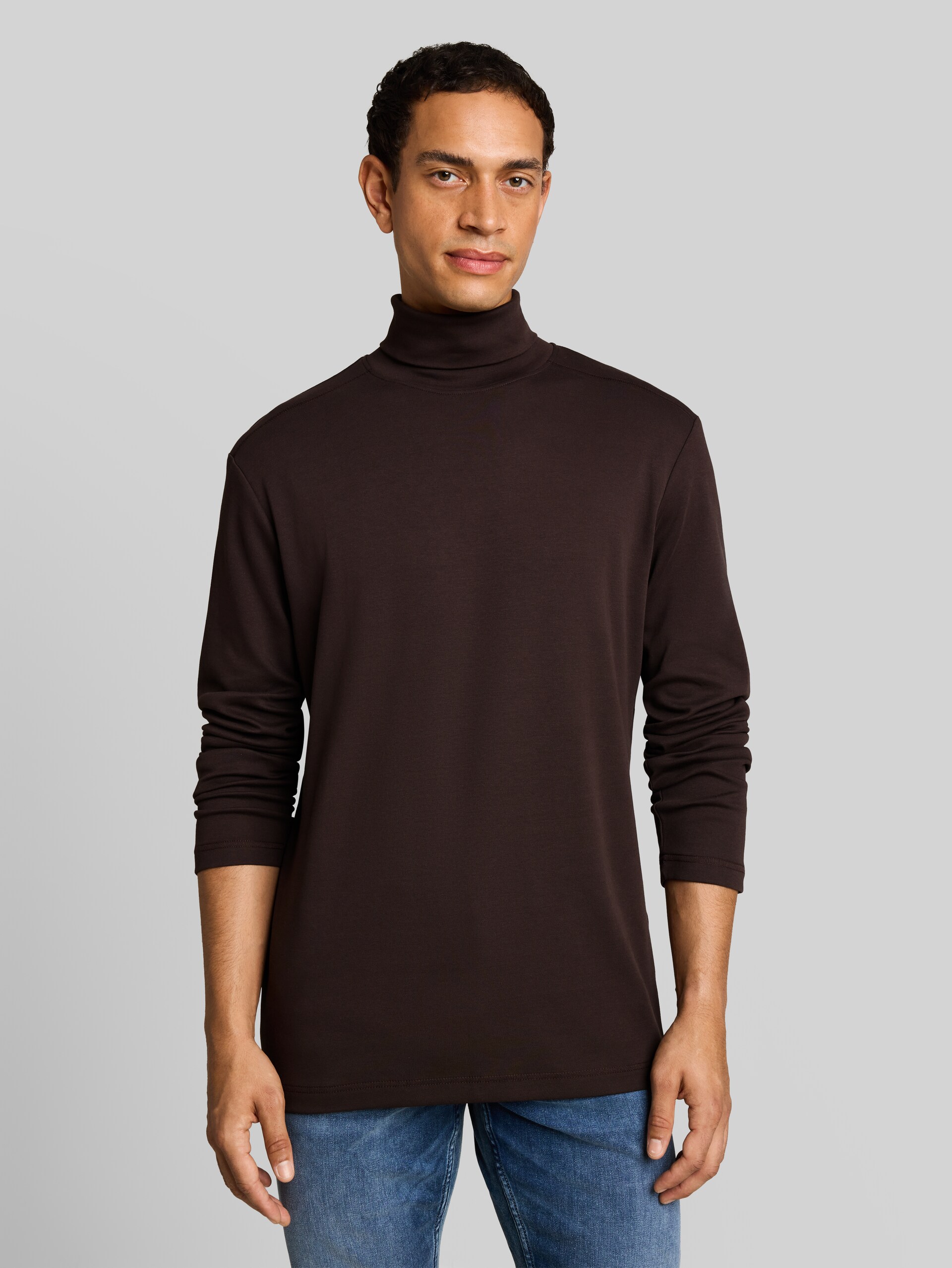 Trui met col en logoprint - Dark Chocolate Brown - Nek model vooraanzicht