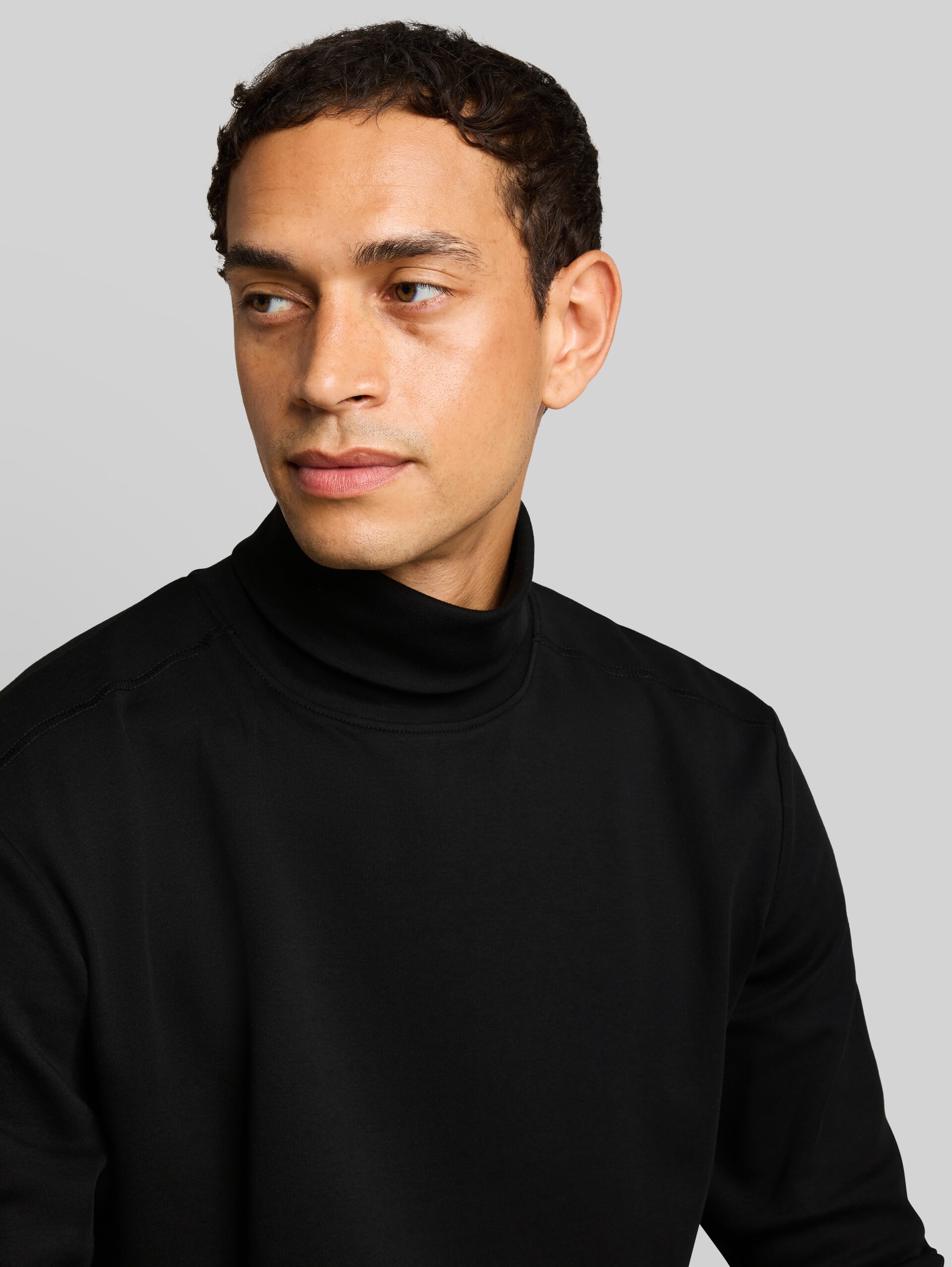 Trui met col en logoprint - Black - Detailaanzicht model