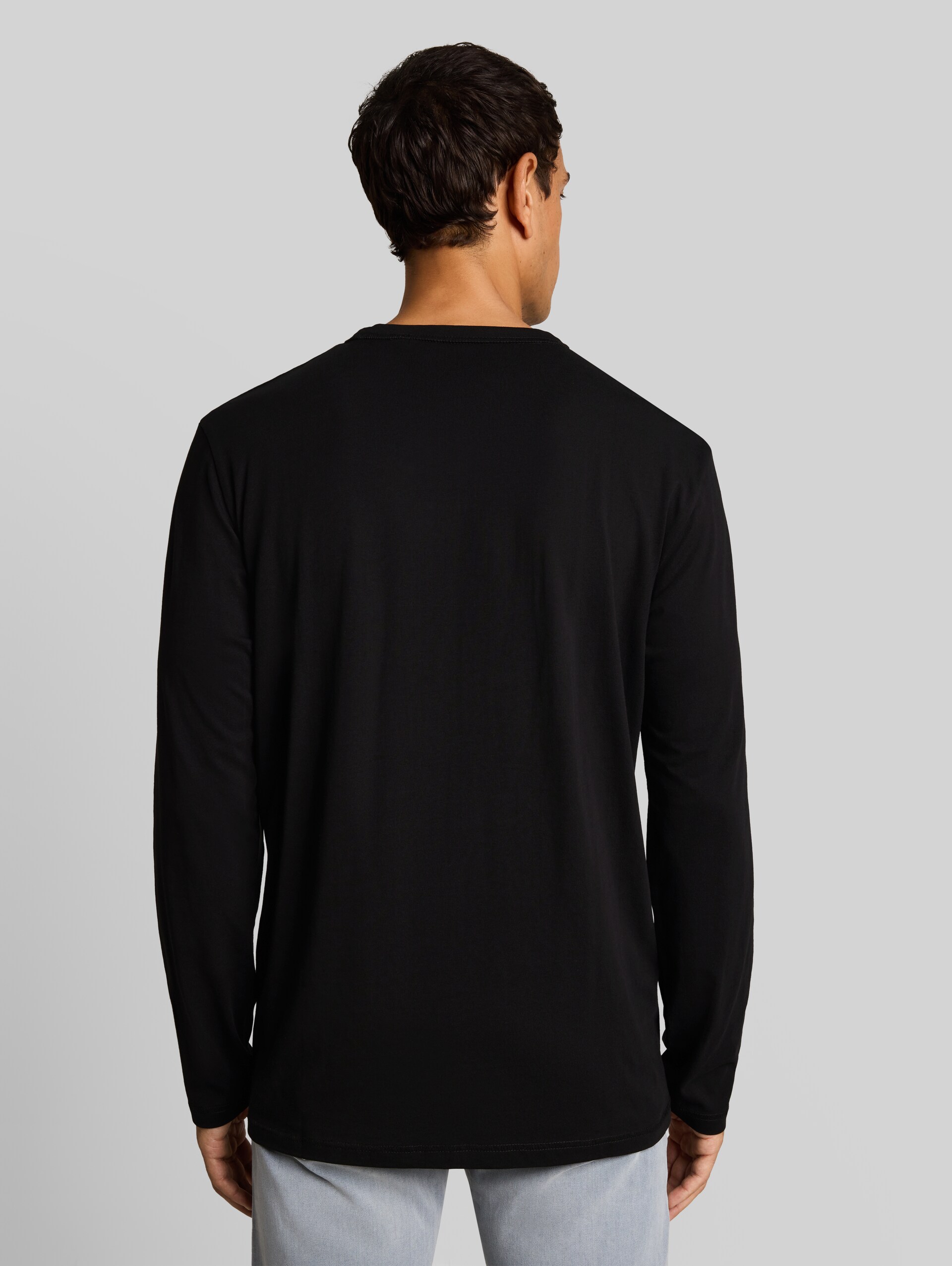Langarmshirt mit Print - Black - Auschnitt Model-Rückansicht