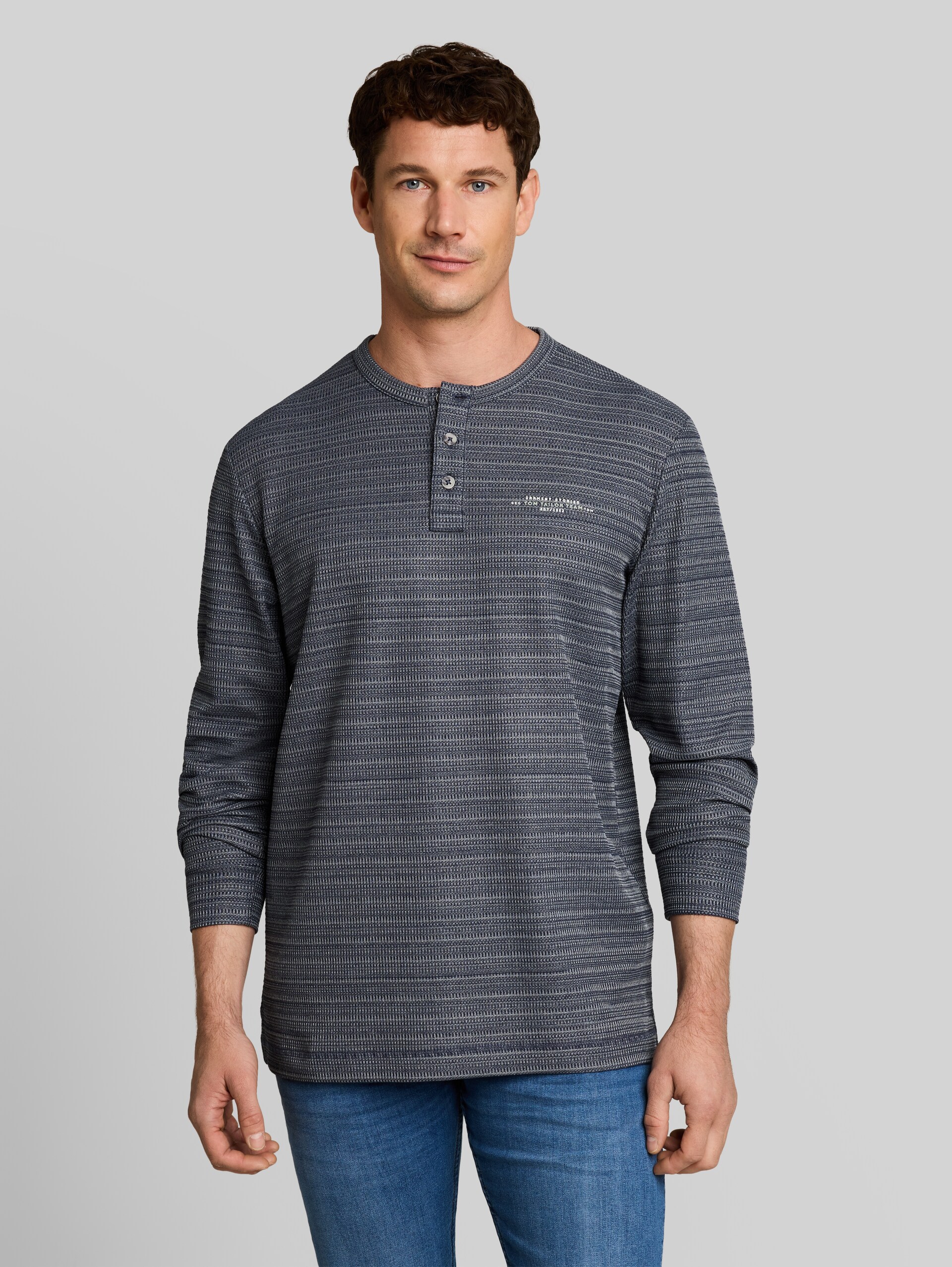 Henley-shirt met lange mouwen in gemêleerde look - blue mint inject structure - Nek model vooraanzicht