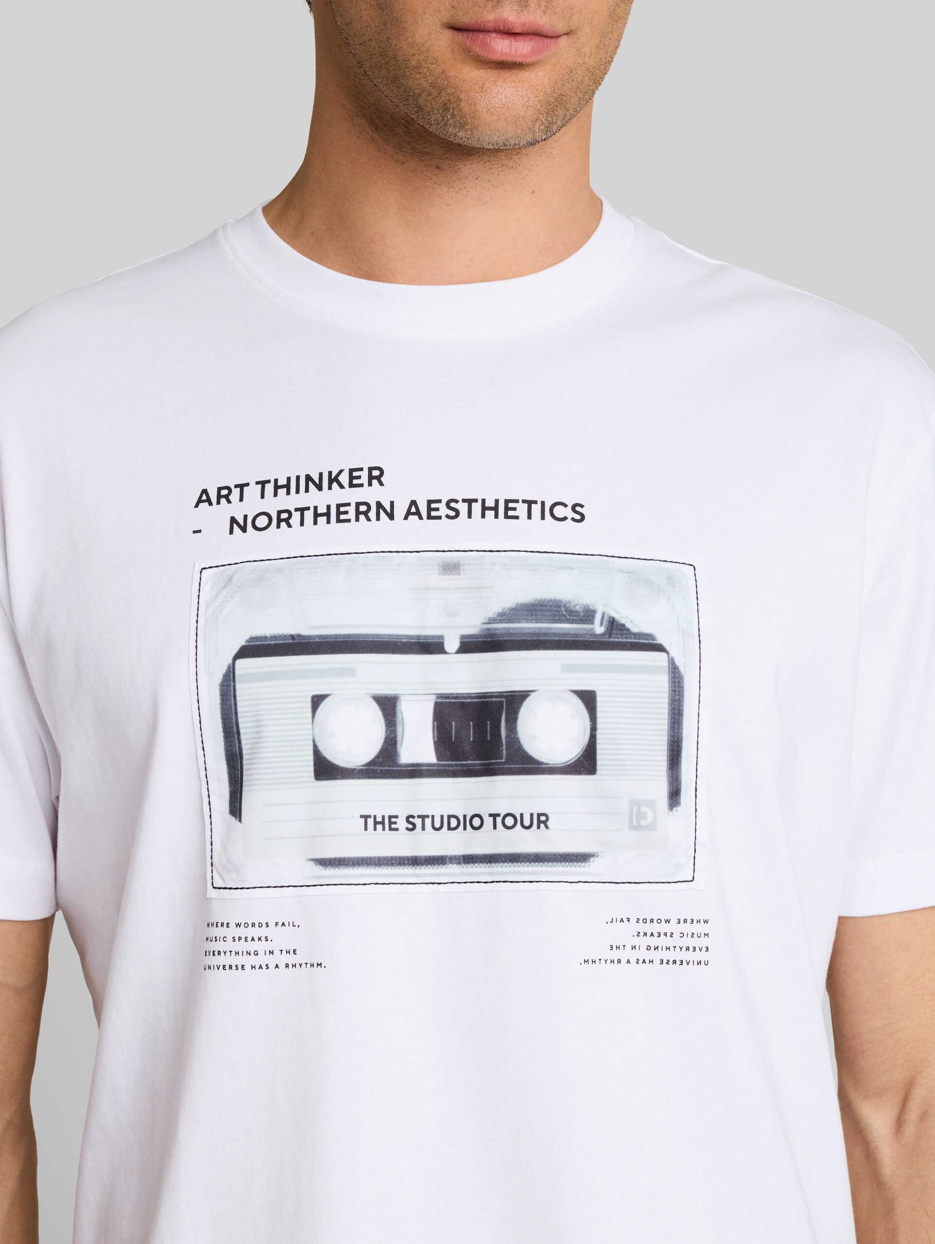 Relaxed Fit T-Shirt mit Print - White - Detail-Model-Ansicht