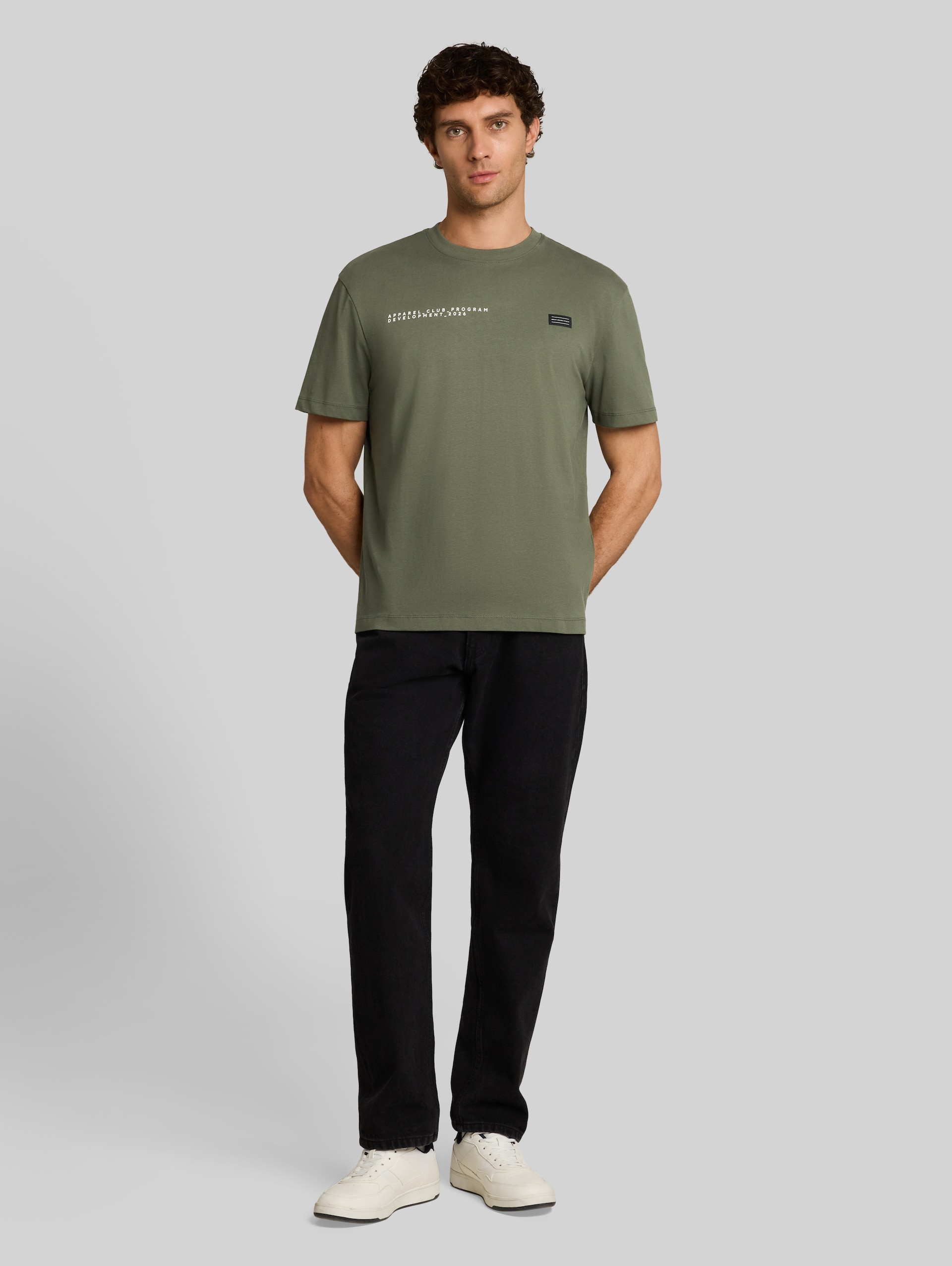 T-shirt met print in relaxed fit - urban olive green - Model vooraanzicht