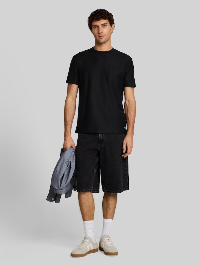 T-Shirt mit Brusttasche von Denim Male, Black