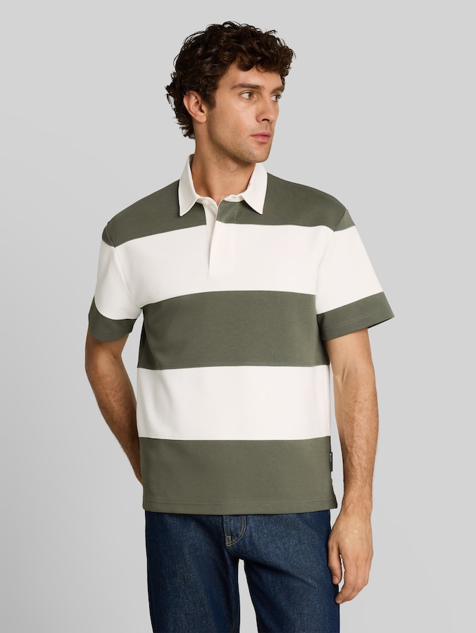 Polo coupe décontractée à rayures larges par Denim Male, olive green gardenia stripe
