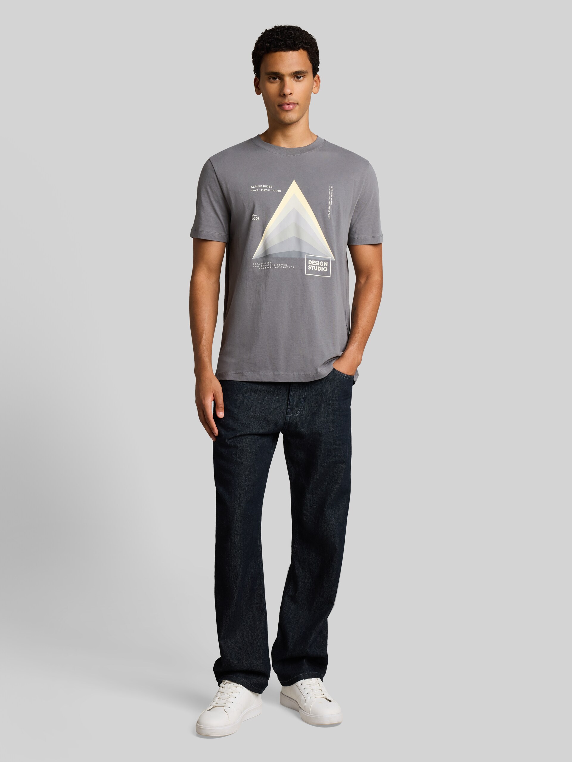 T-Shirt mit Print - classic grey - Model-Vorderansicht