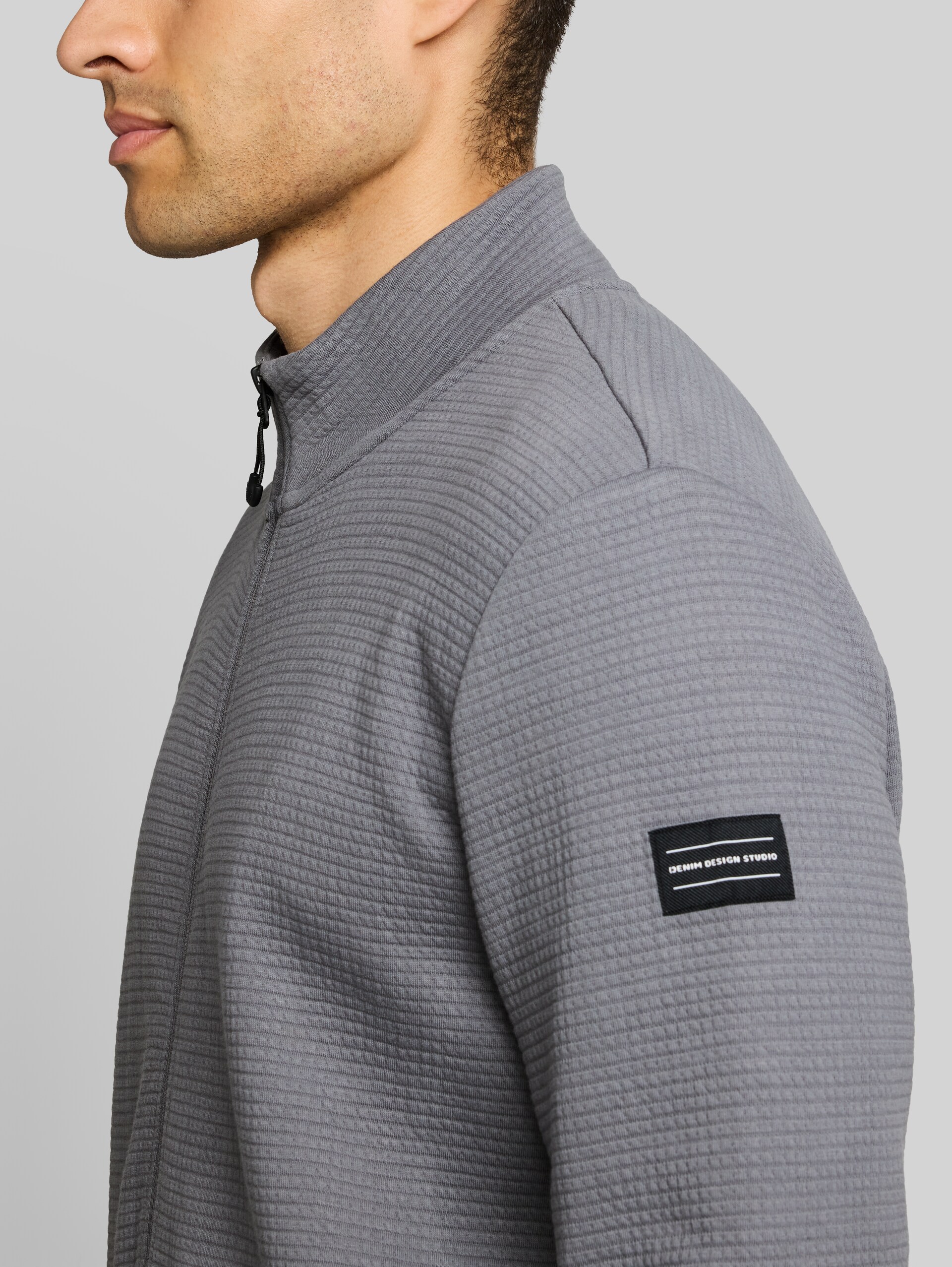 Veste en molleton à texture gaufrée - classic grey - Vue détaillée du modèle