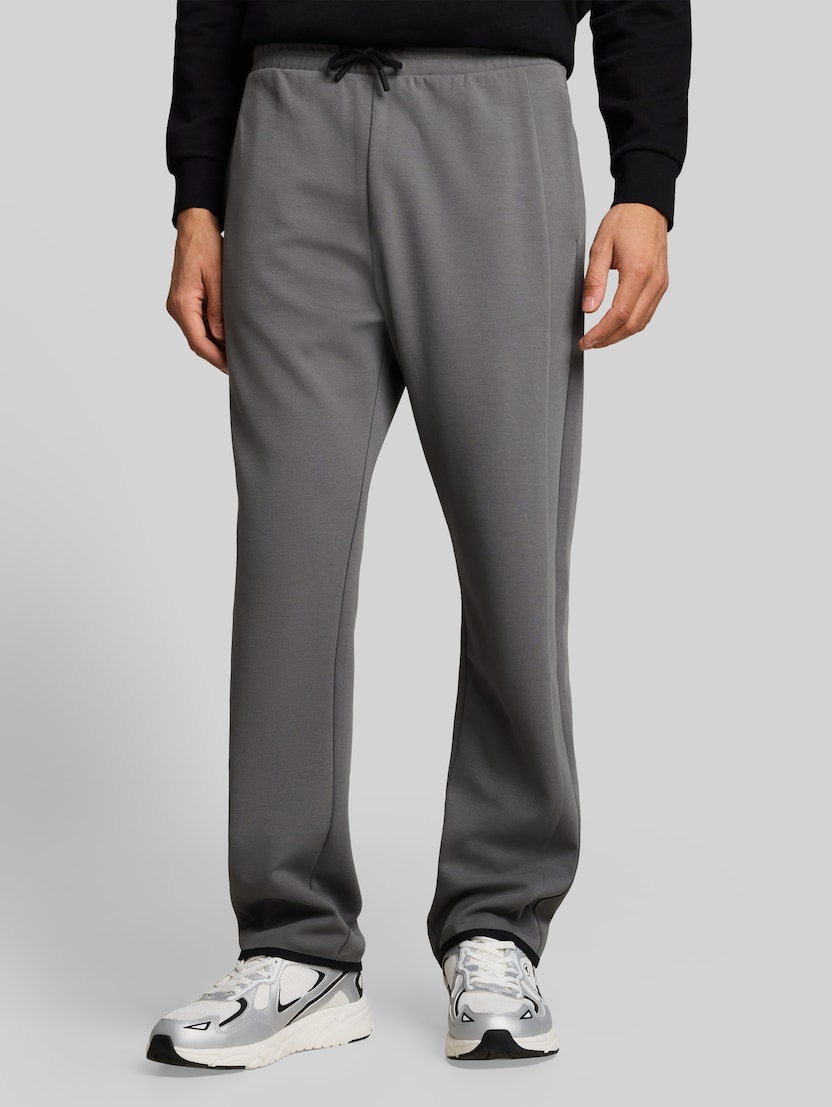 Joggingbroek met relaxte pasvorm door Denim Male, classic grey