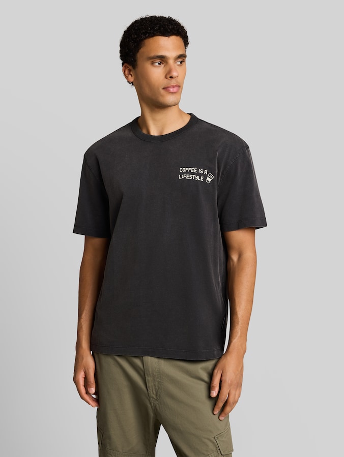 Relaxed Fit T-Shirt mit Schriftzug von Denim Male, coal grey