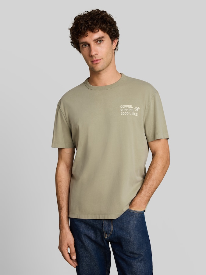 Relaxed Fit T-Shirt mit Schriftzug von Denim Male, dark sage green