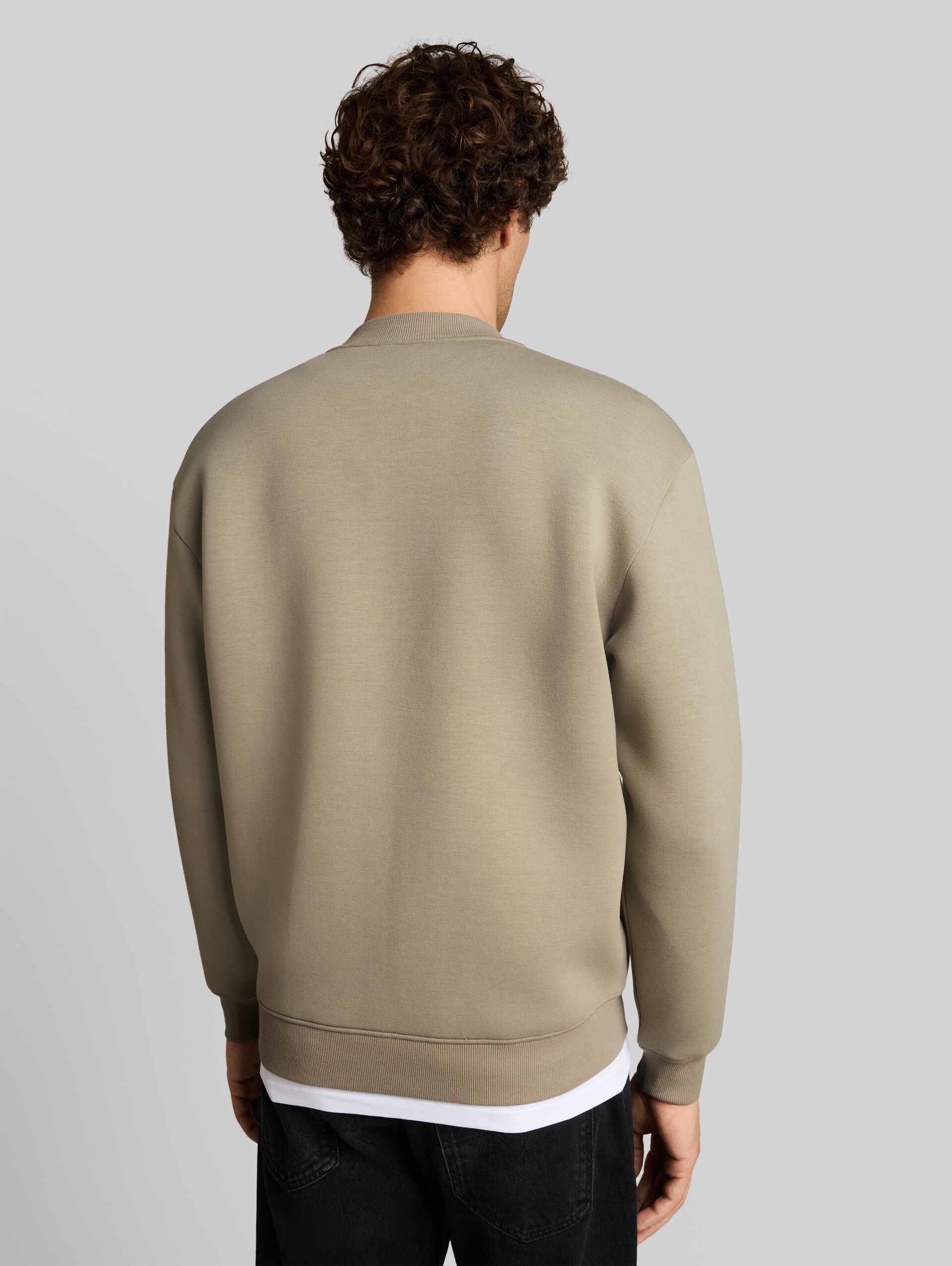 Veste à capuche en tissu scuba, coupe décontractée - dark sage green - Découpe Vue arrière du modèle