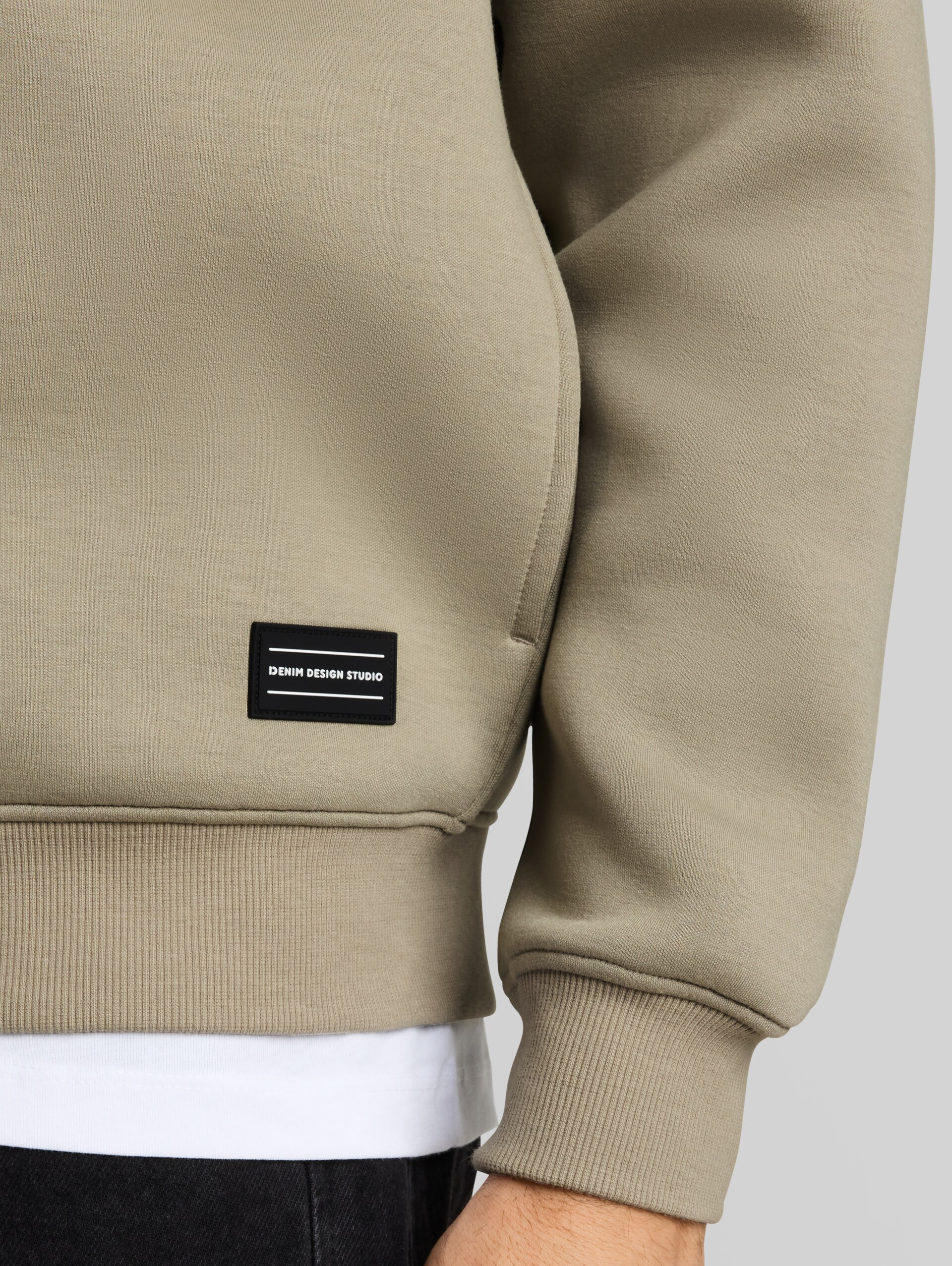 Veste à capuche en tissu scuba, coupe décontractée - dark sage green - Vue détaillée du modèle