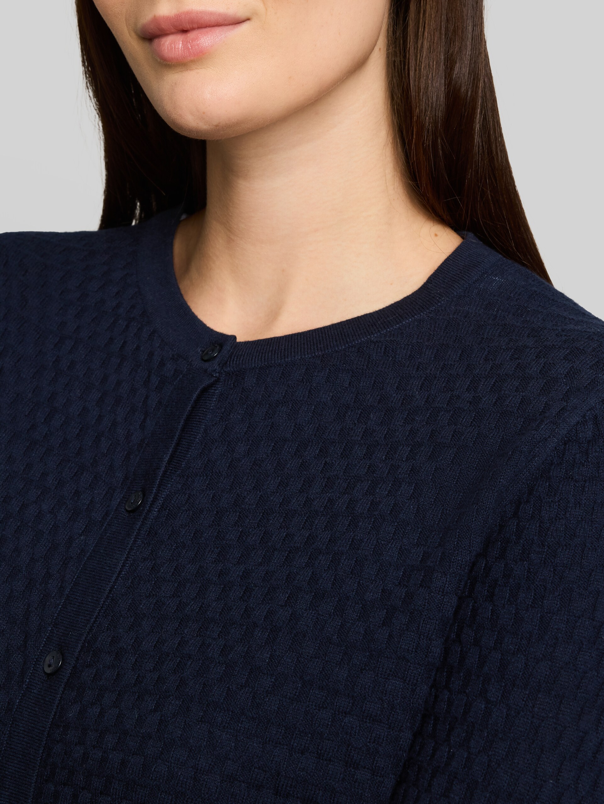 Cardigan aus Baumwolle - sky captain blue - Detail-Model-Ansicht