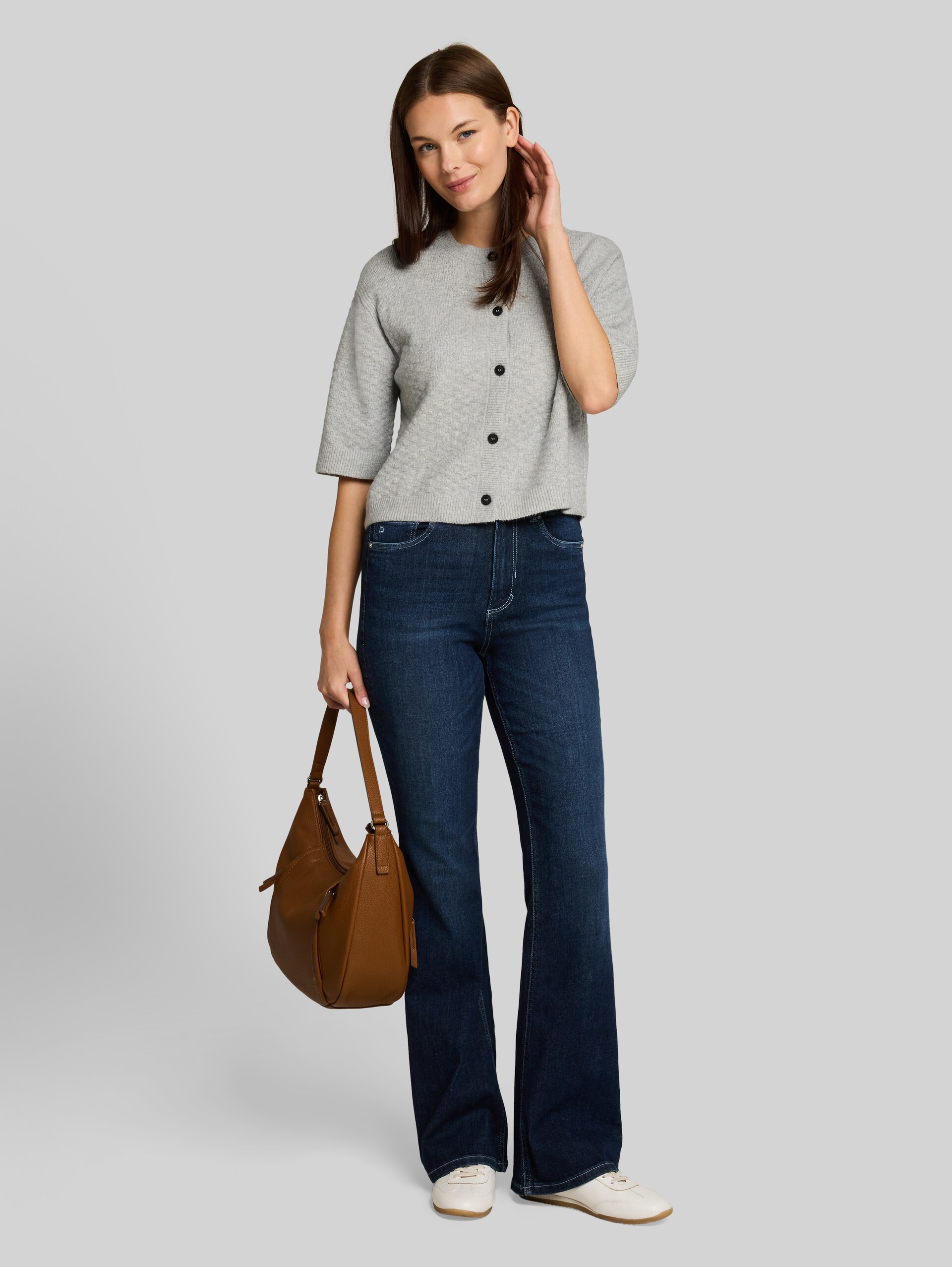 Gezellig vest met losse pasvorm - soft grey melange - Model vooraanzicht