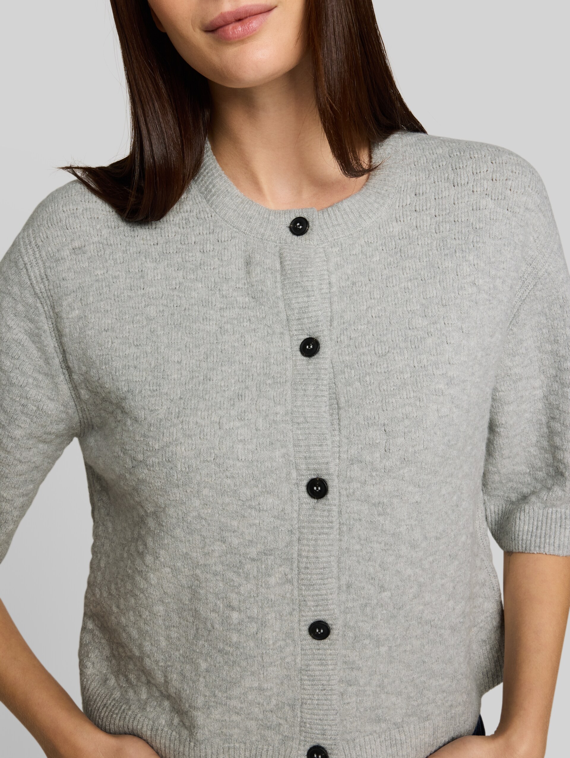 Gezellig vest met losse pasvorm - soft grey melange - Detailaanzicht model