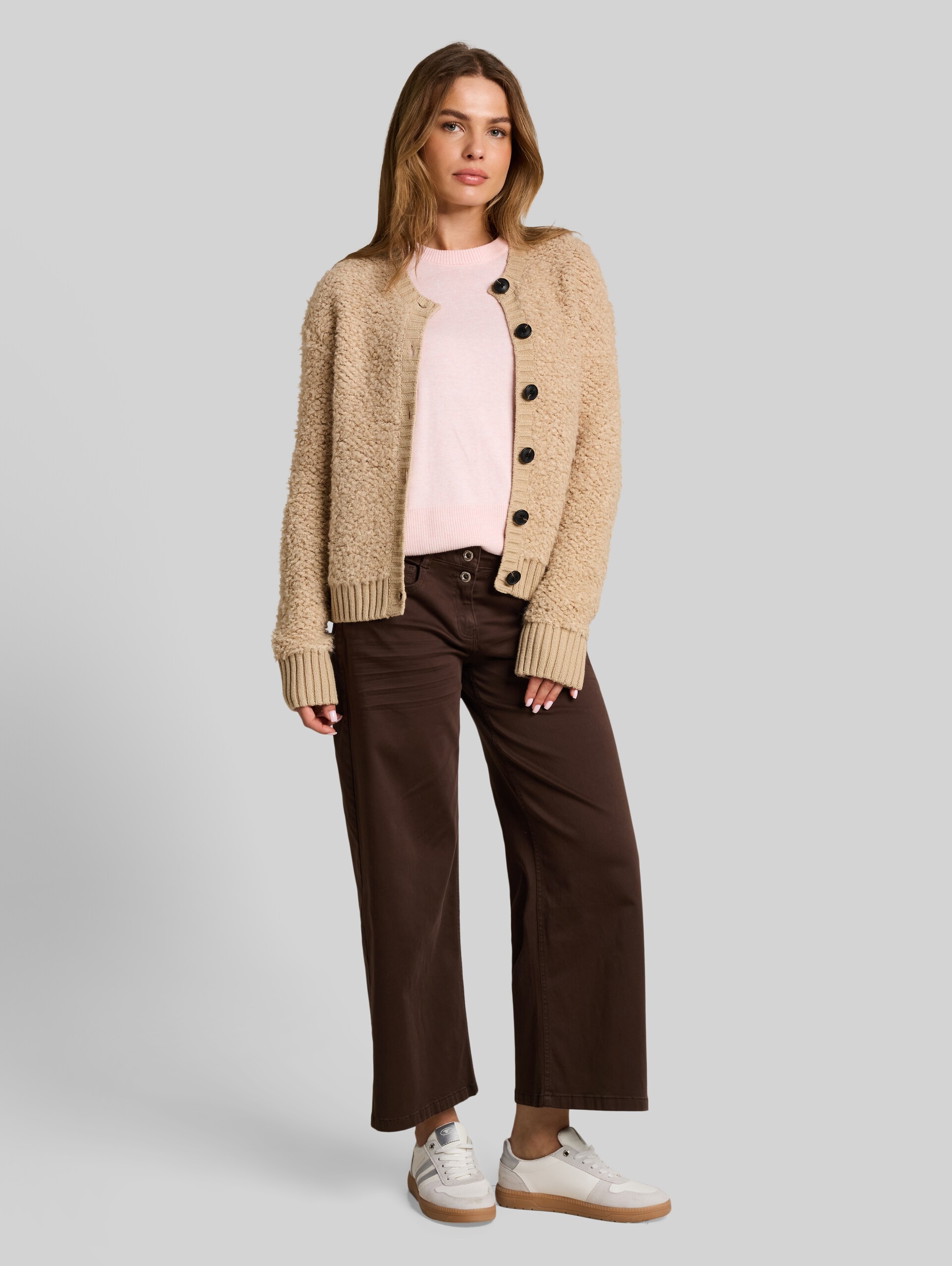 Losvallend bouclé-vest - gravel beige melange - Model vooraanzicht