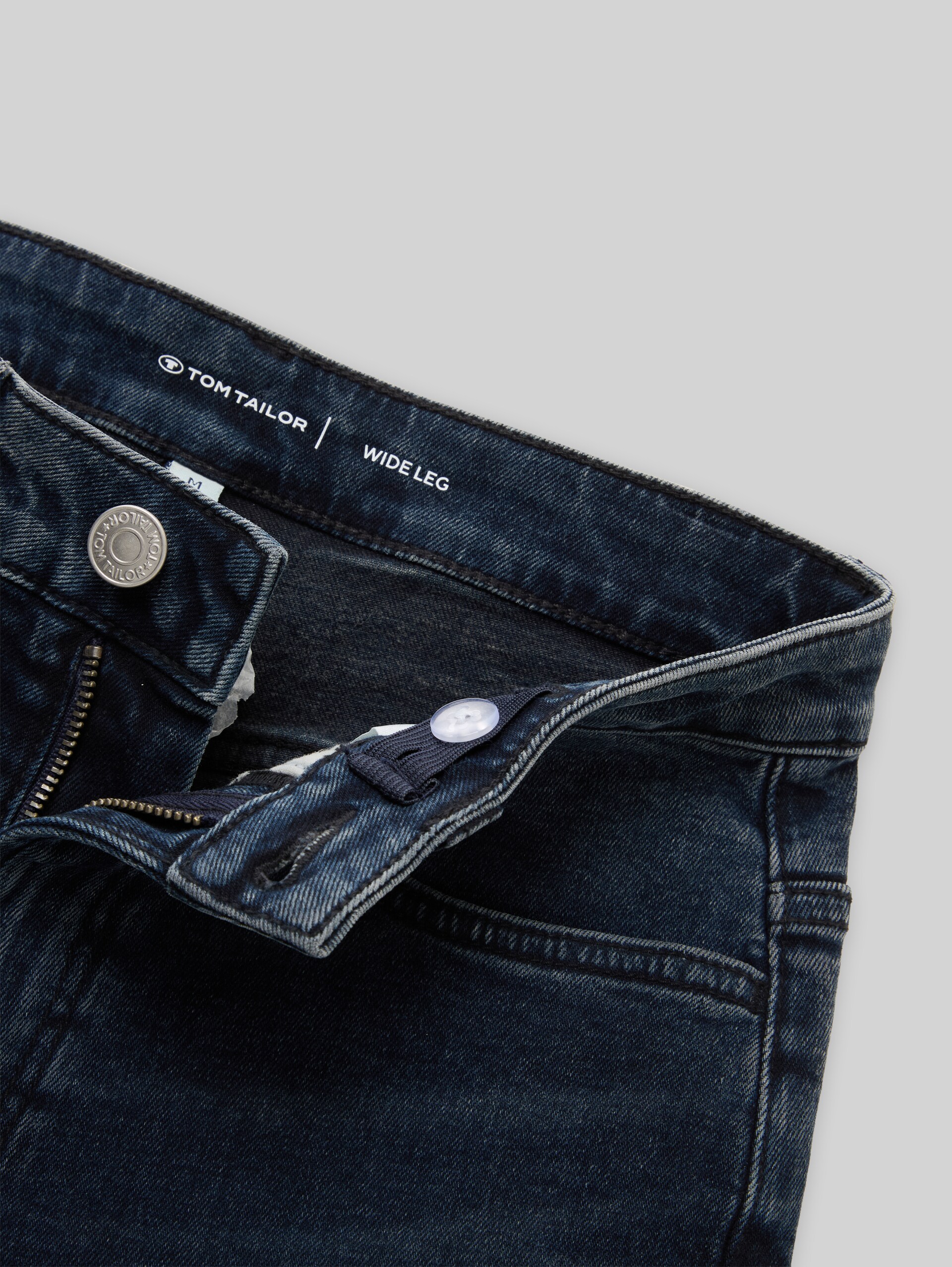 Wide Leg-jeans - dark stone blue black denim - Detailaanzicht model