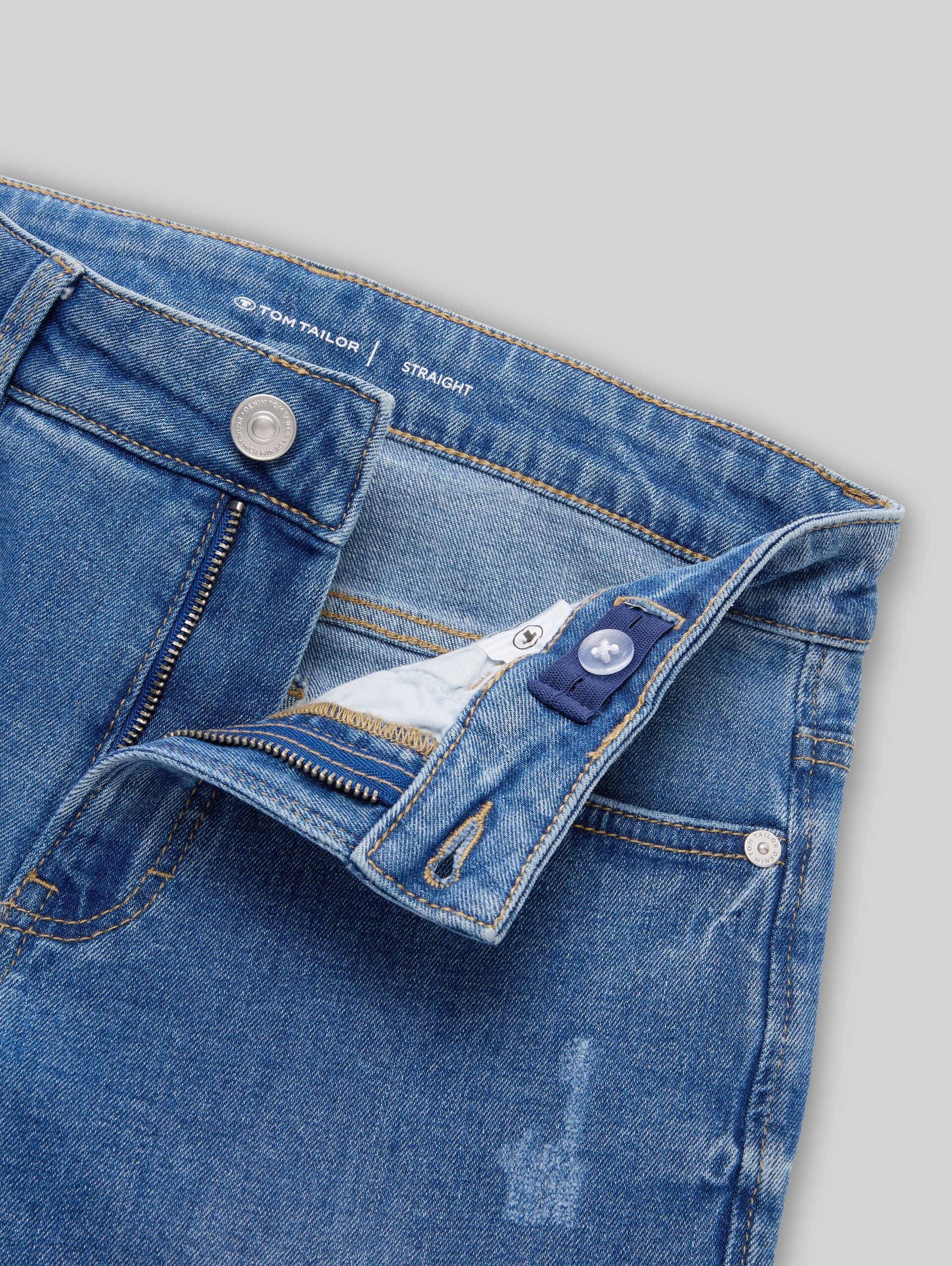 Straight Jeans mit Stretch - heavy used mid blue denim - Detail-Model-Ansicht