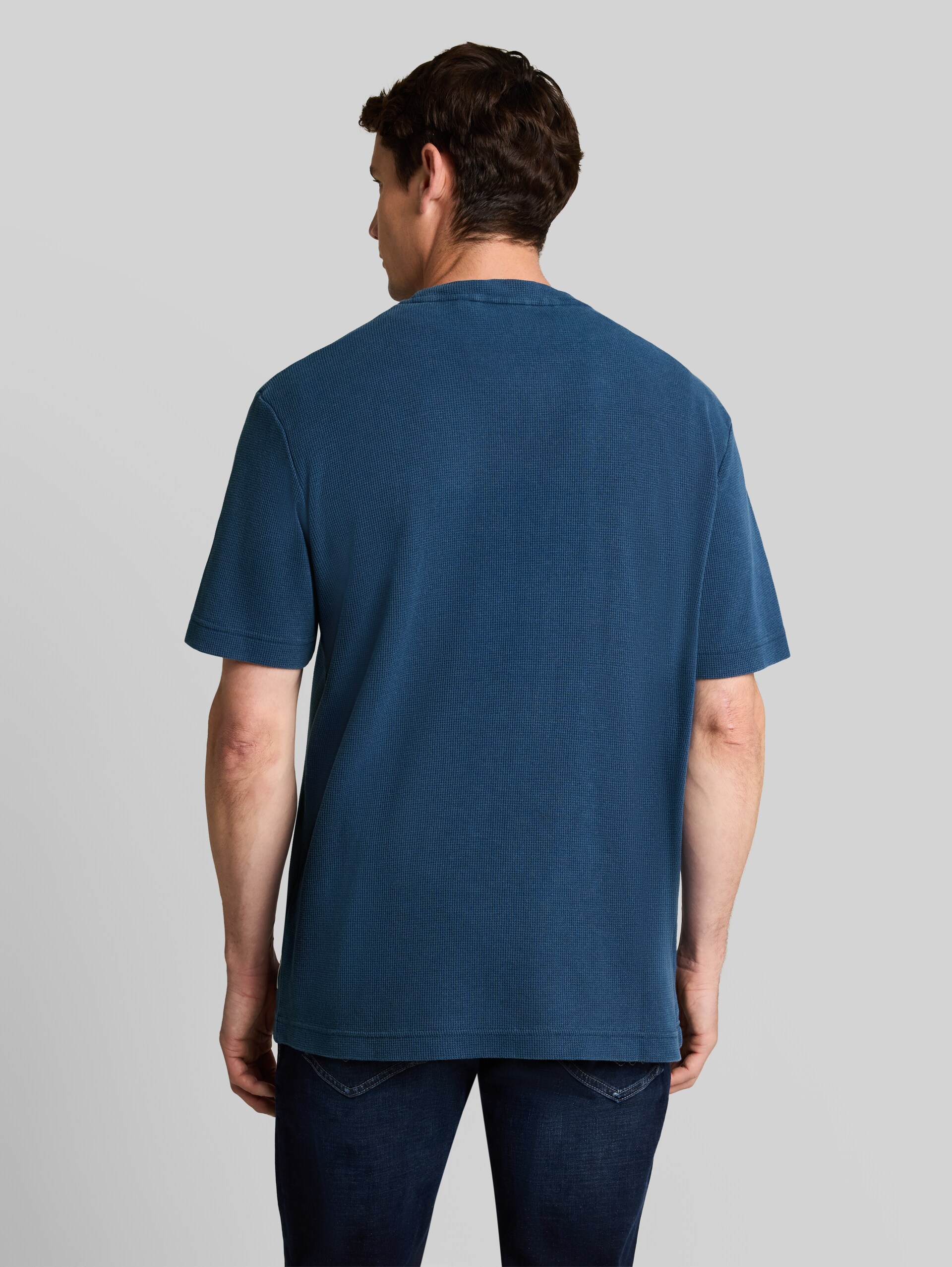 T-shirt met wafelstructuur - Dark Duck Blue - Neklijn model-achteraanzicht